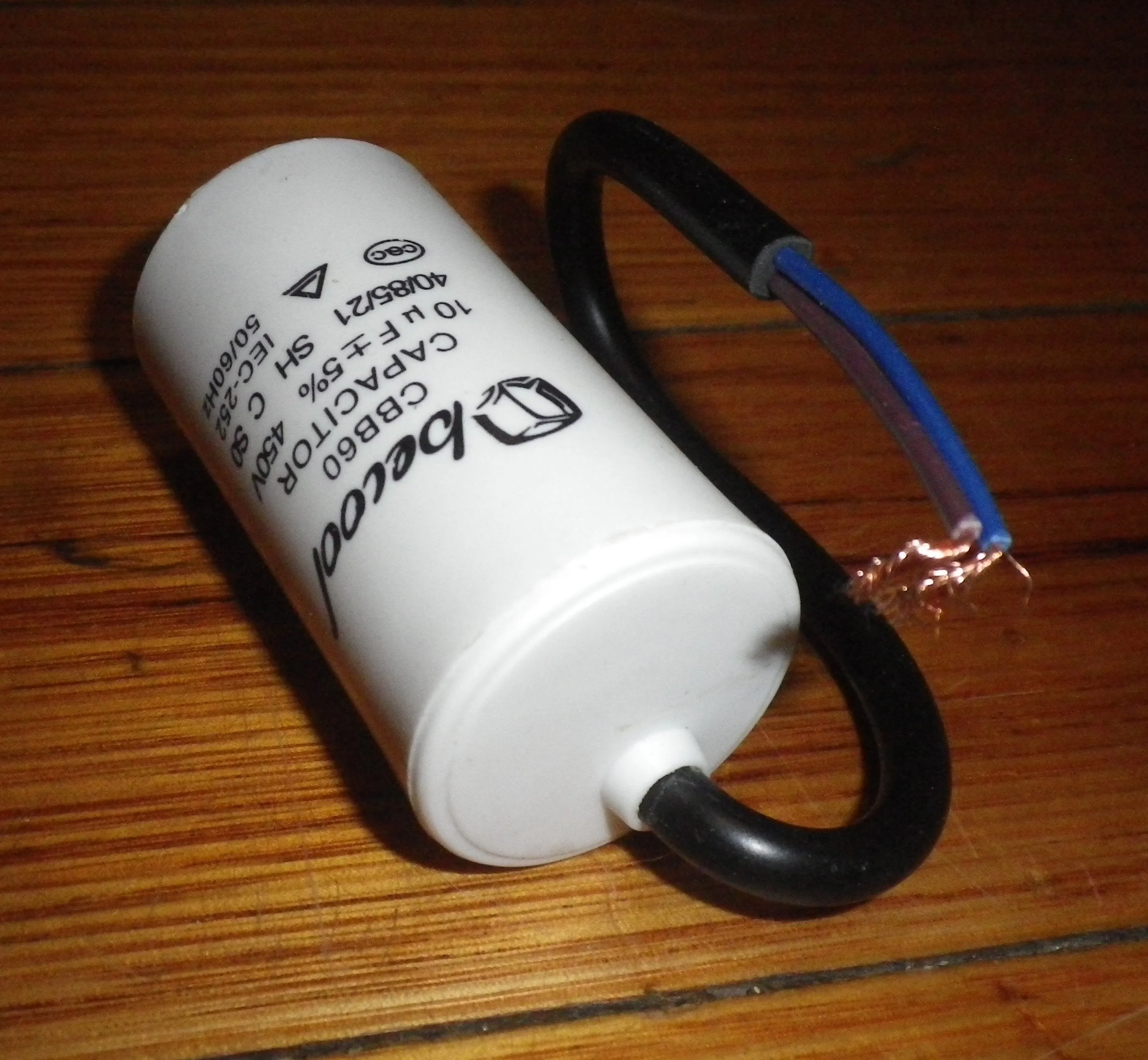 10uF 450Volt Motor Run Capacitor with Wires - Part # CAP010L