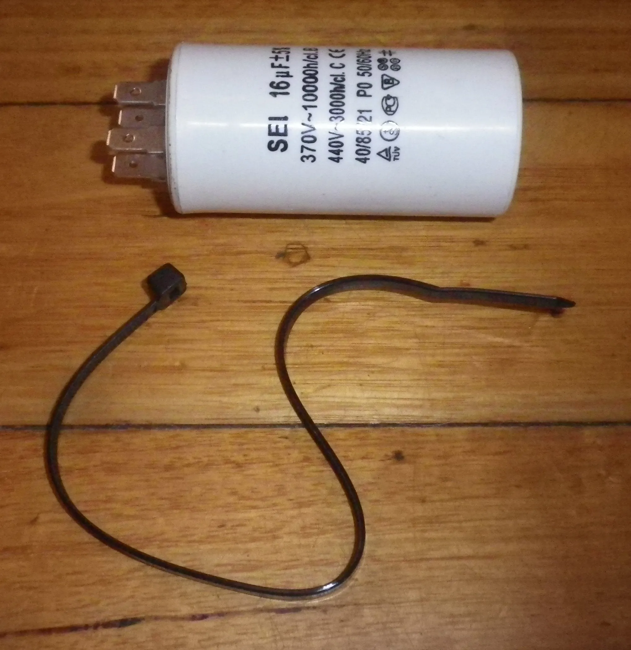 16uF 440Volt Motor Start Run Capacitor - BEN010