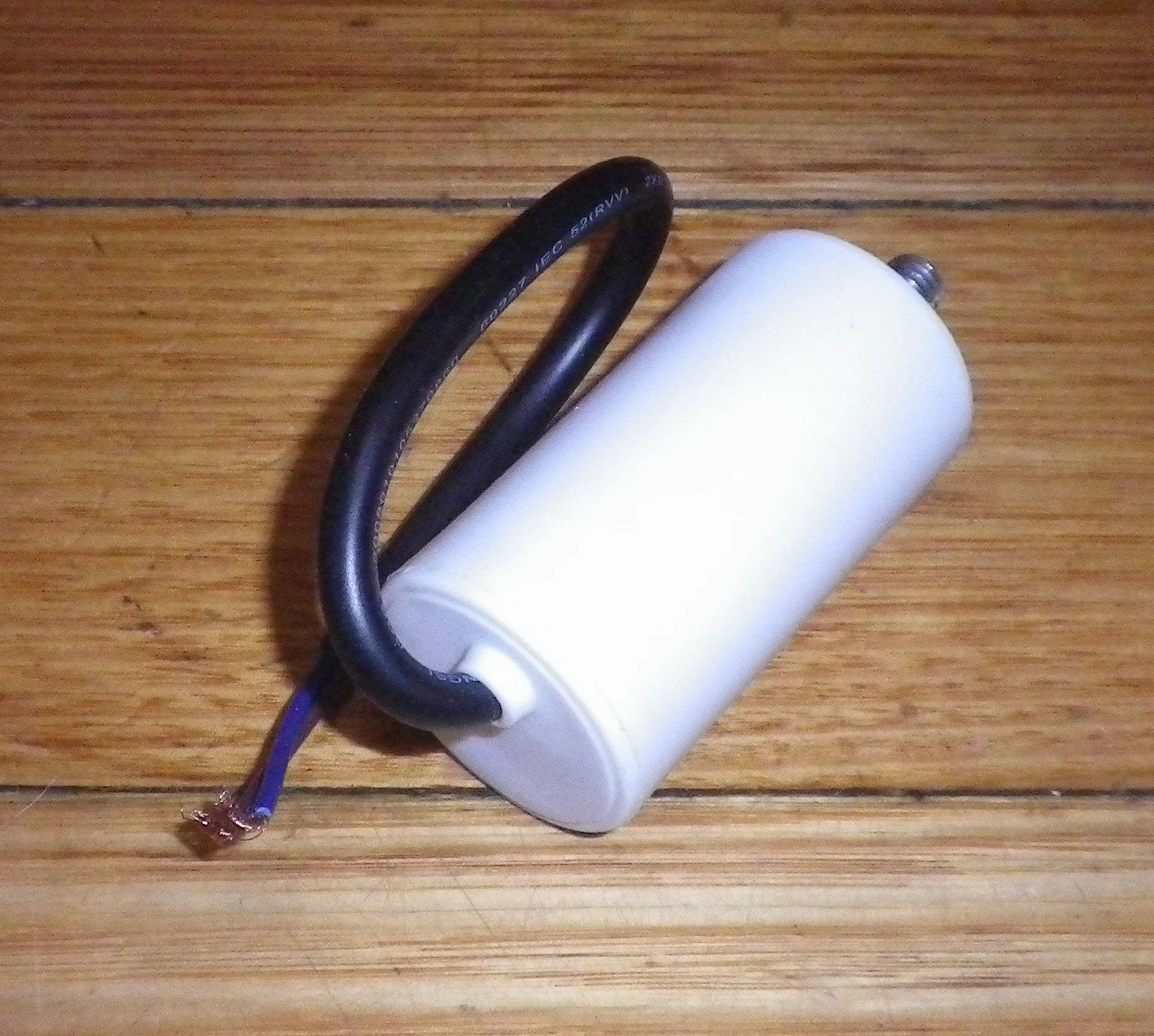 4uF  450Volt Motor Run Capacitor with Wires - Part # CAP004L