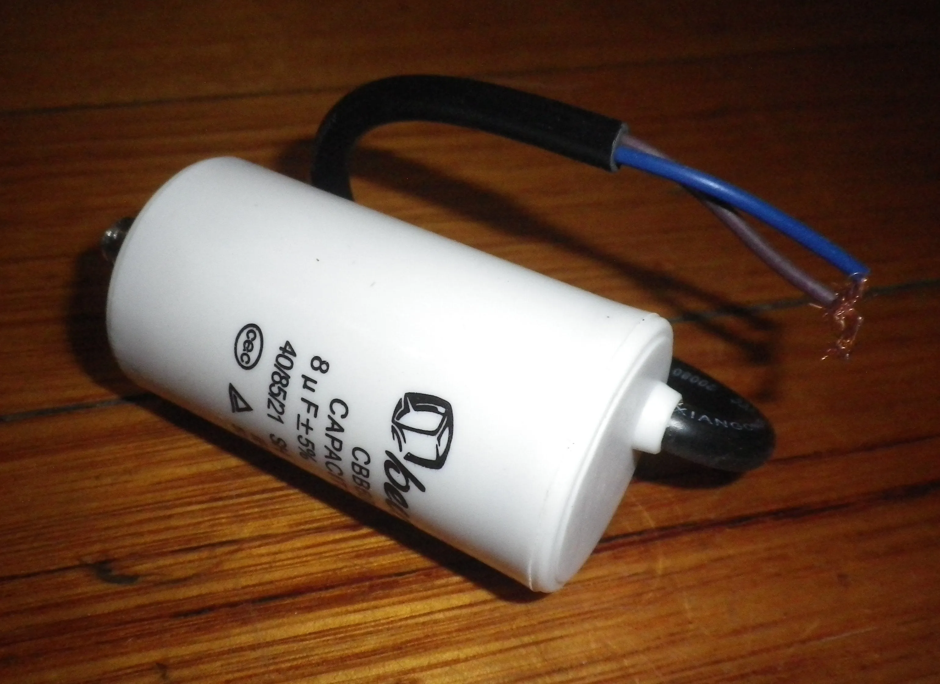 8uF 450Volt Motor Run Capacitor with Wires - Part # CAP008L