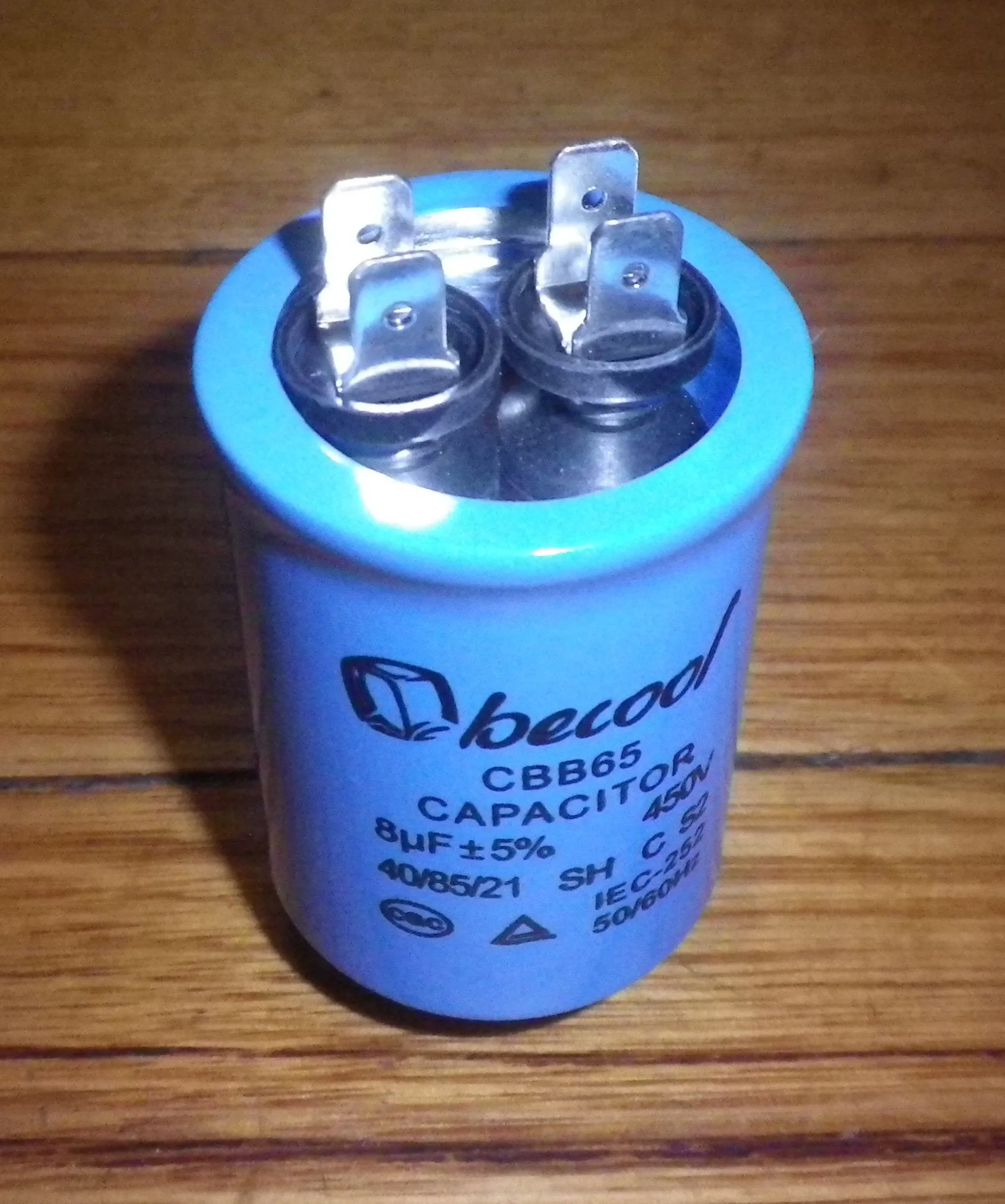 8uF 450Volt Motor Start Capacitor with Bolt & Metal Can - CAP008MS