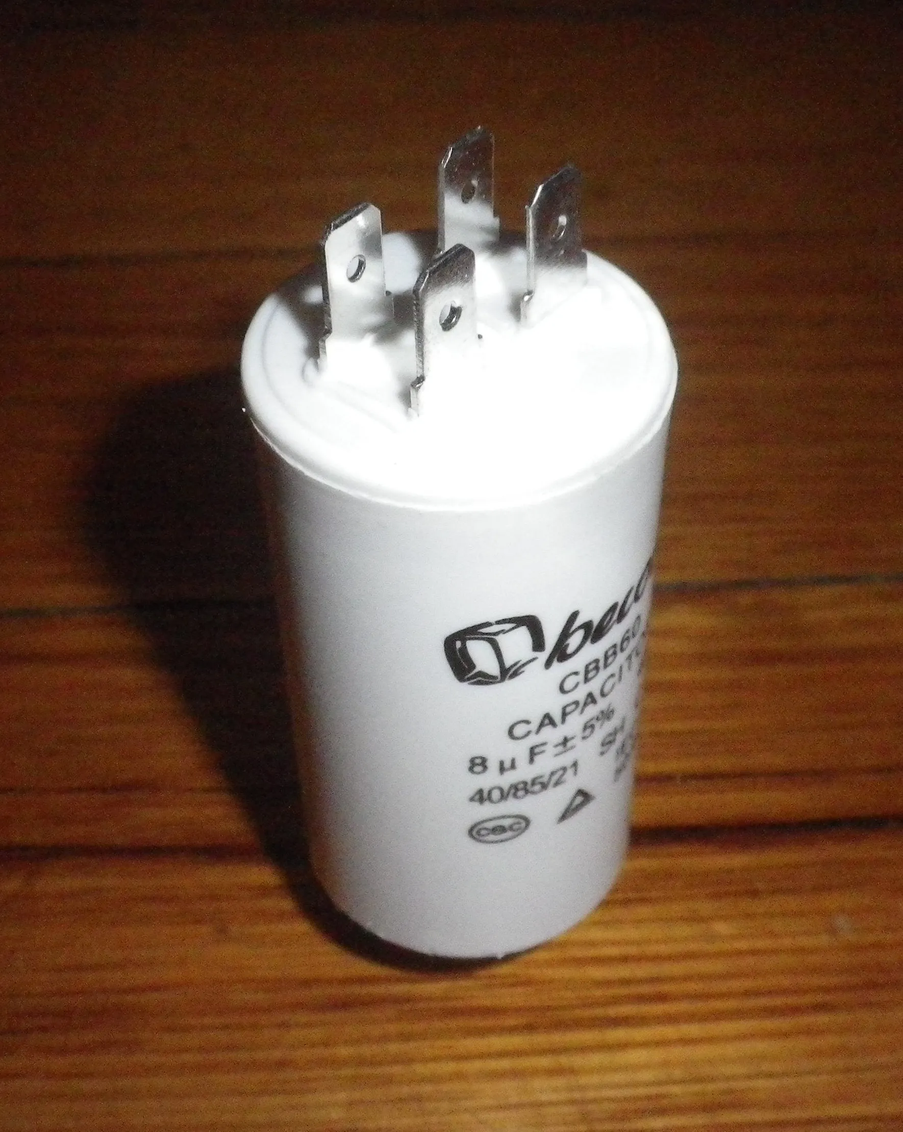 8uF 450Volt Motor Start Capacitor with Bolt - CAP008ASP