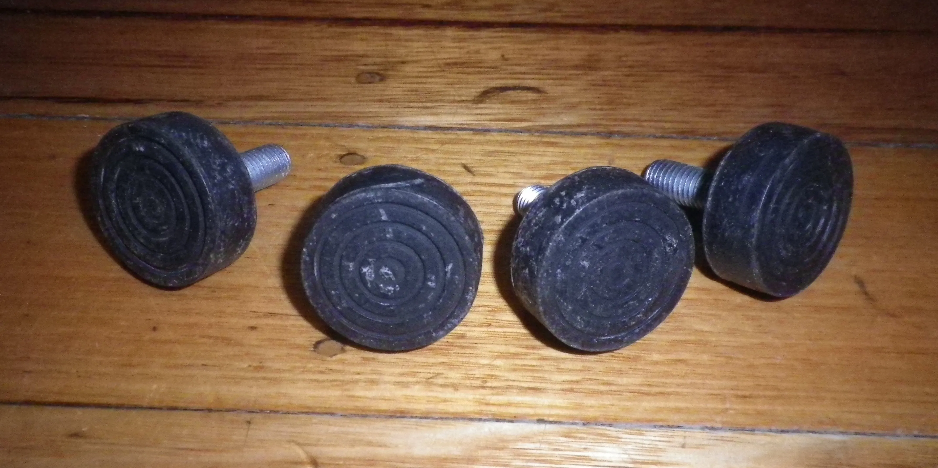 Adjustable Washing Machine Legs with Rubber Foot Pad & 10mm Thread - Part # T002B