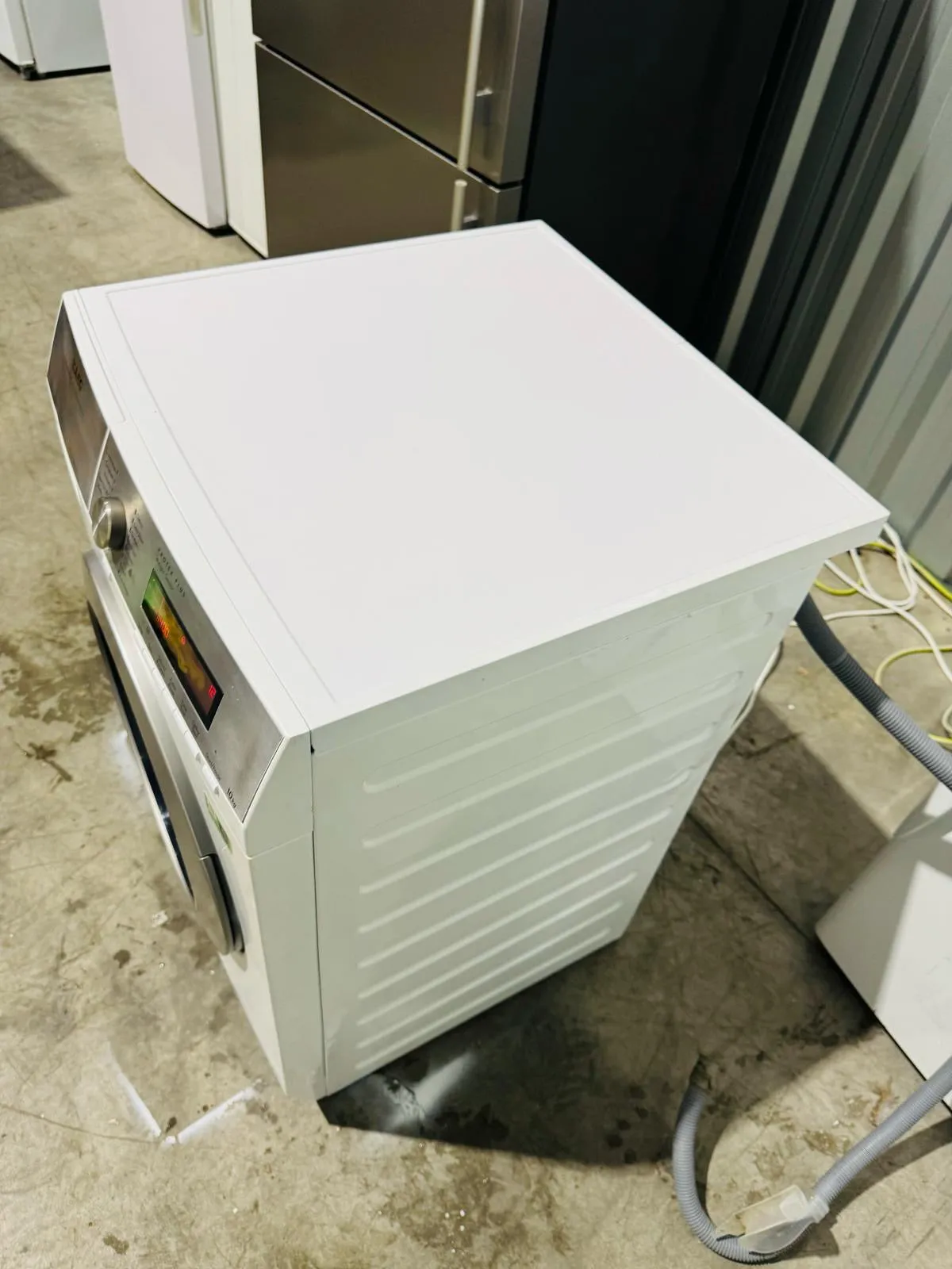 **AEG 10 KGS FRONT LOADER WASHING MACHINE**