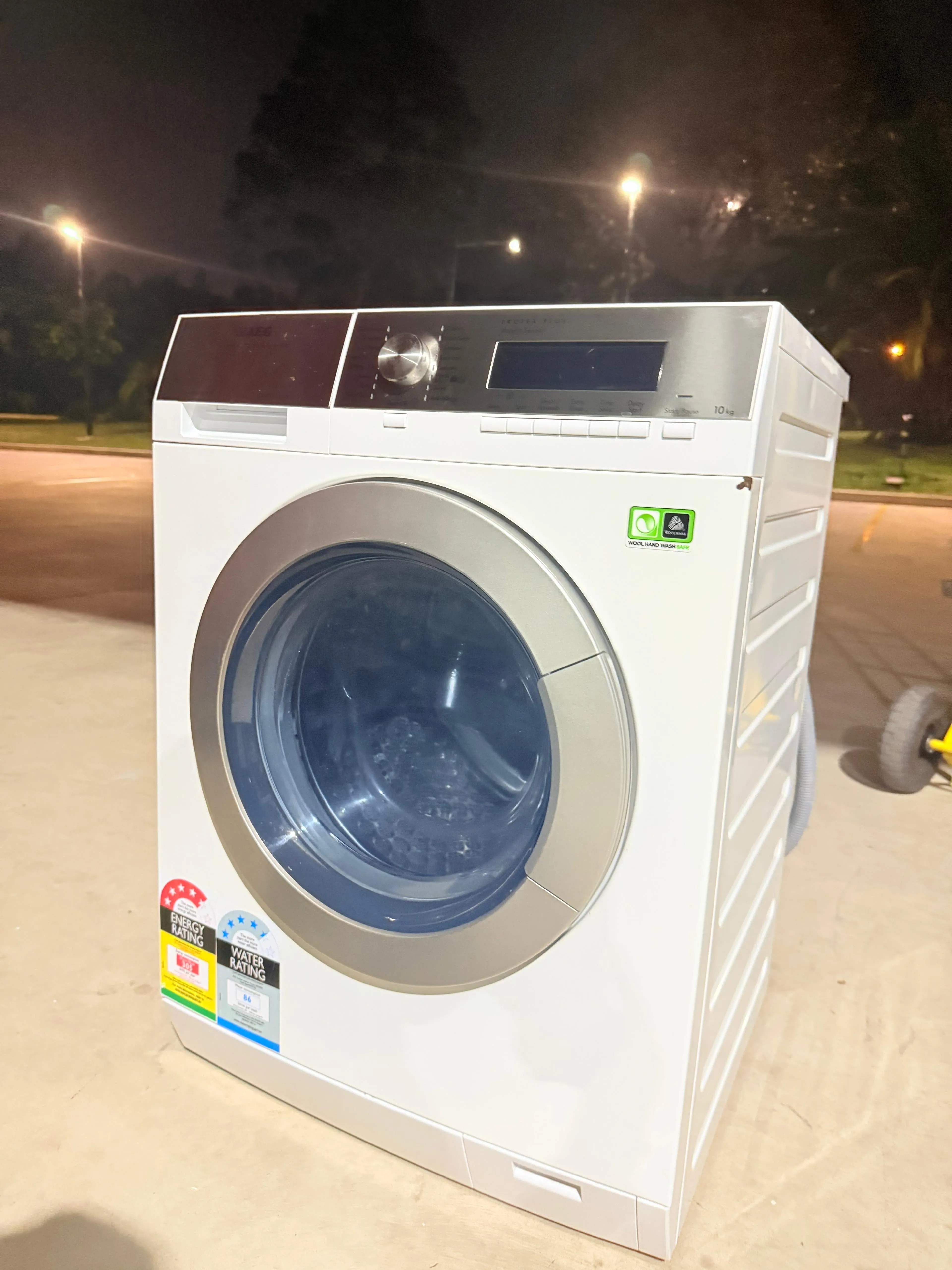 **AEG 10KGS FRONT LOADER WASHING MACHINE**