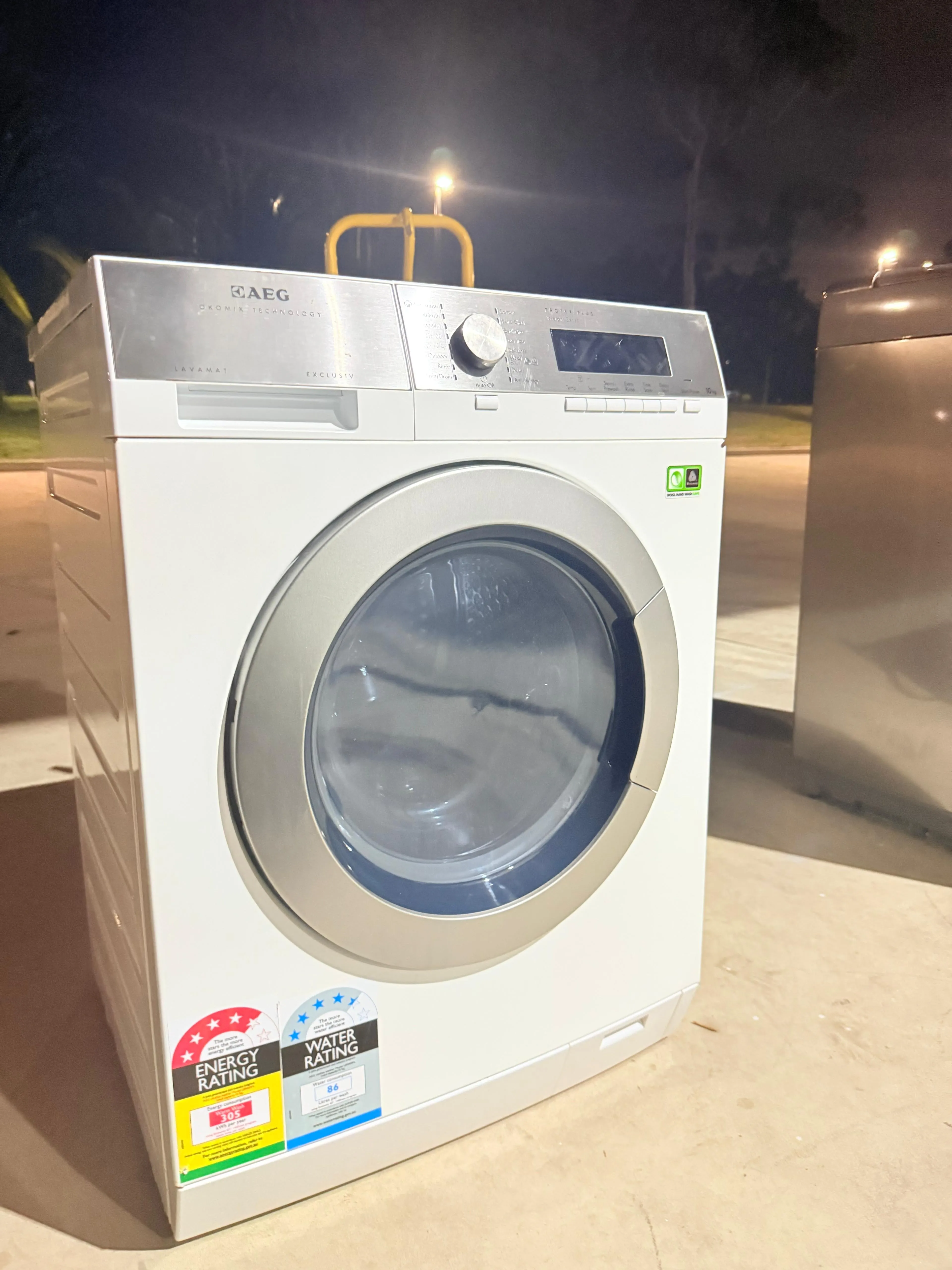 **AEG 10KGS FRONT LOADER WASHING MACHINE**