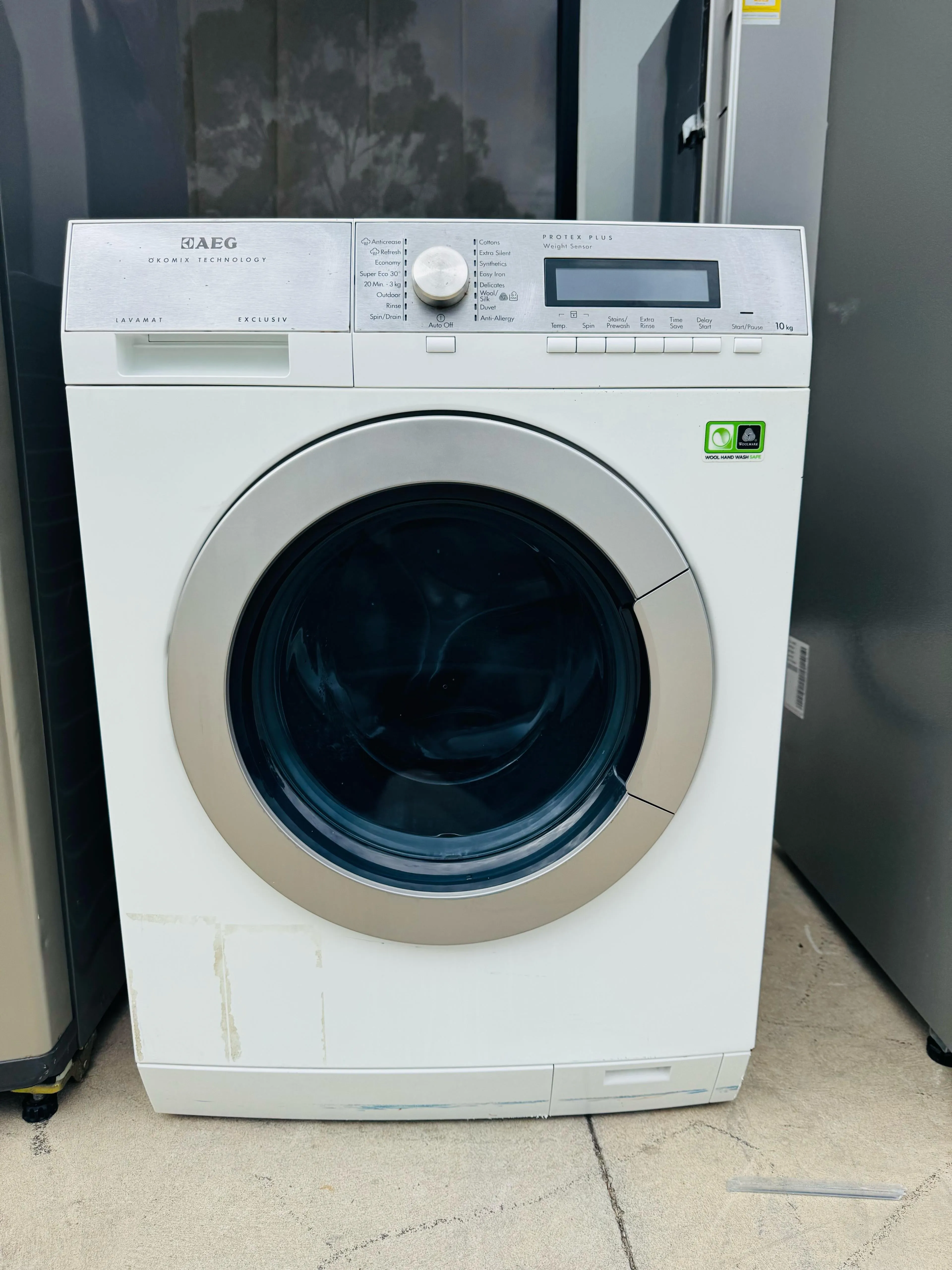 **AEG 10KGS FRONT LOADER WASHING MACHINE**