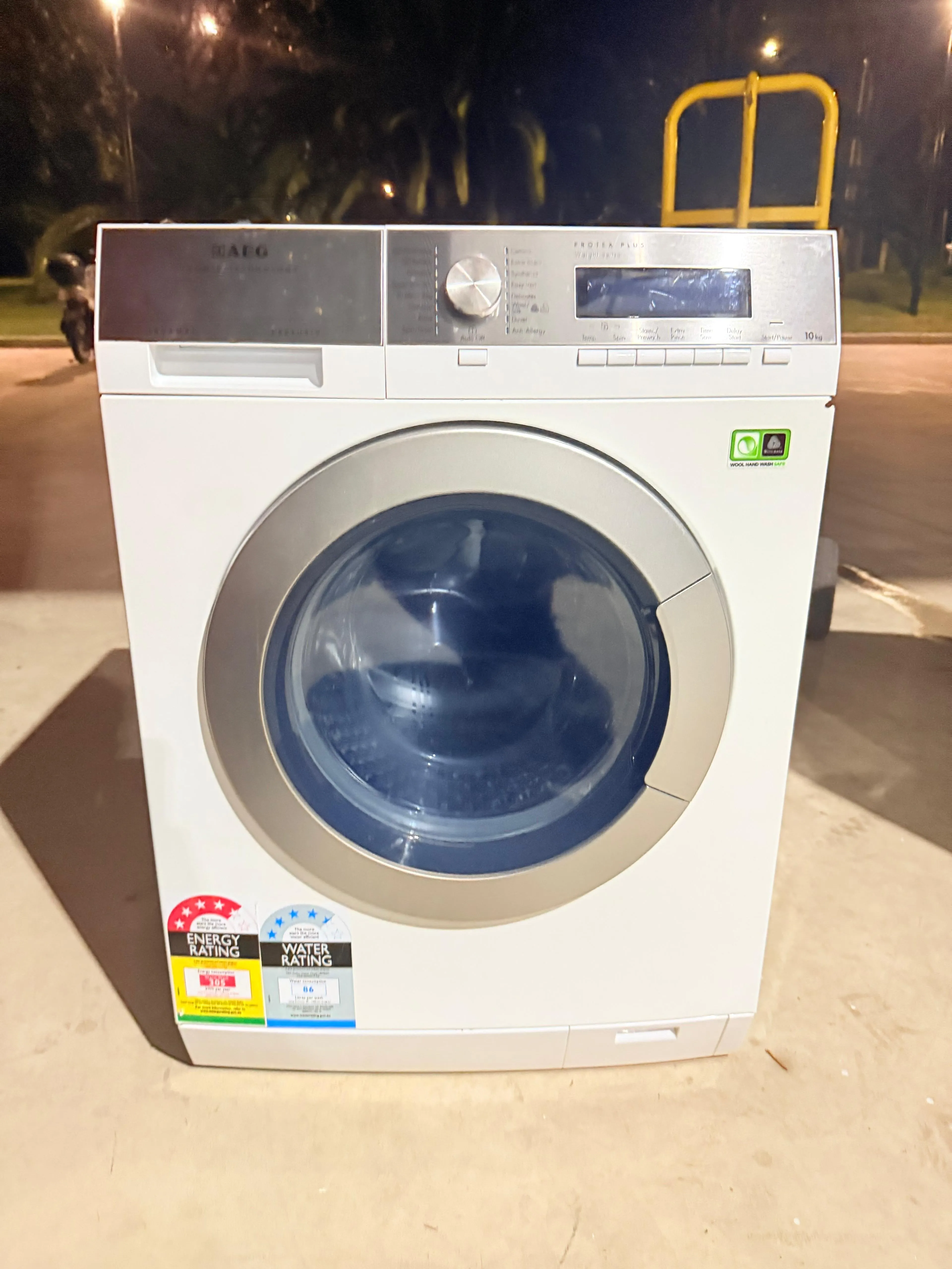 **AEG 10KGS FRONT LOADER WASHING MACHINE**