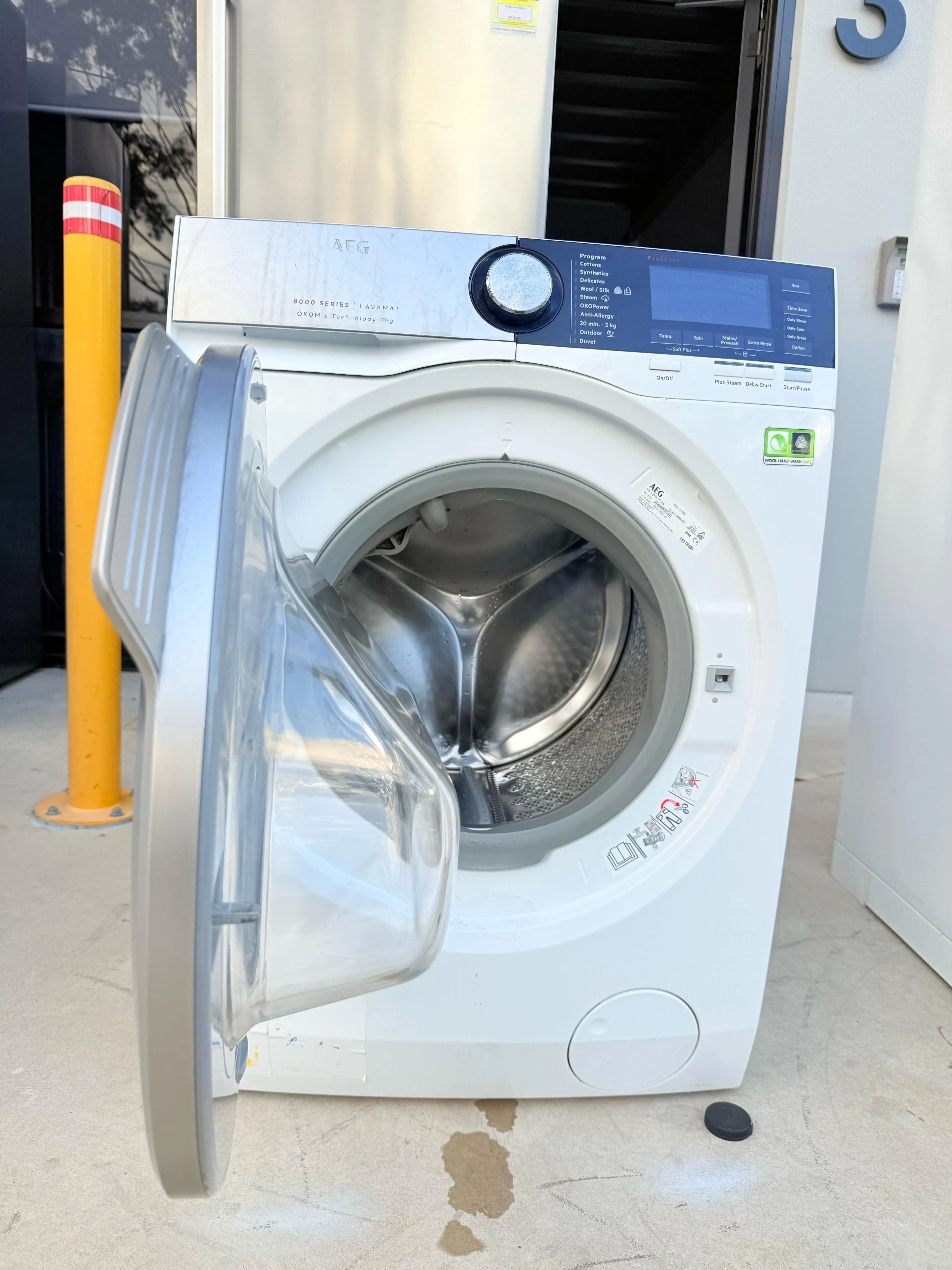 **AEG 10KGS FRONT LOADER WASHING MACHINE**