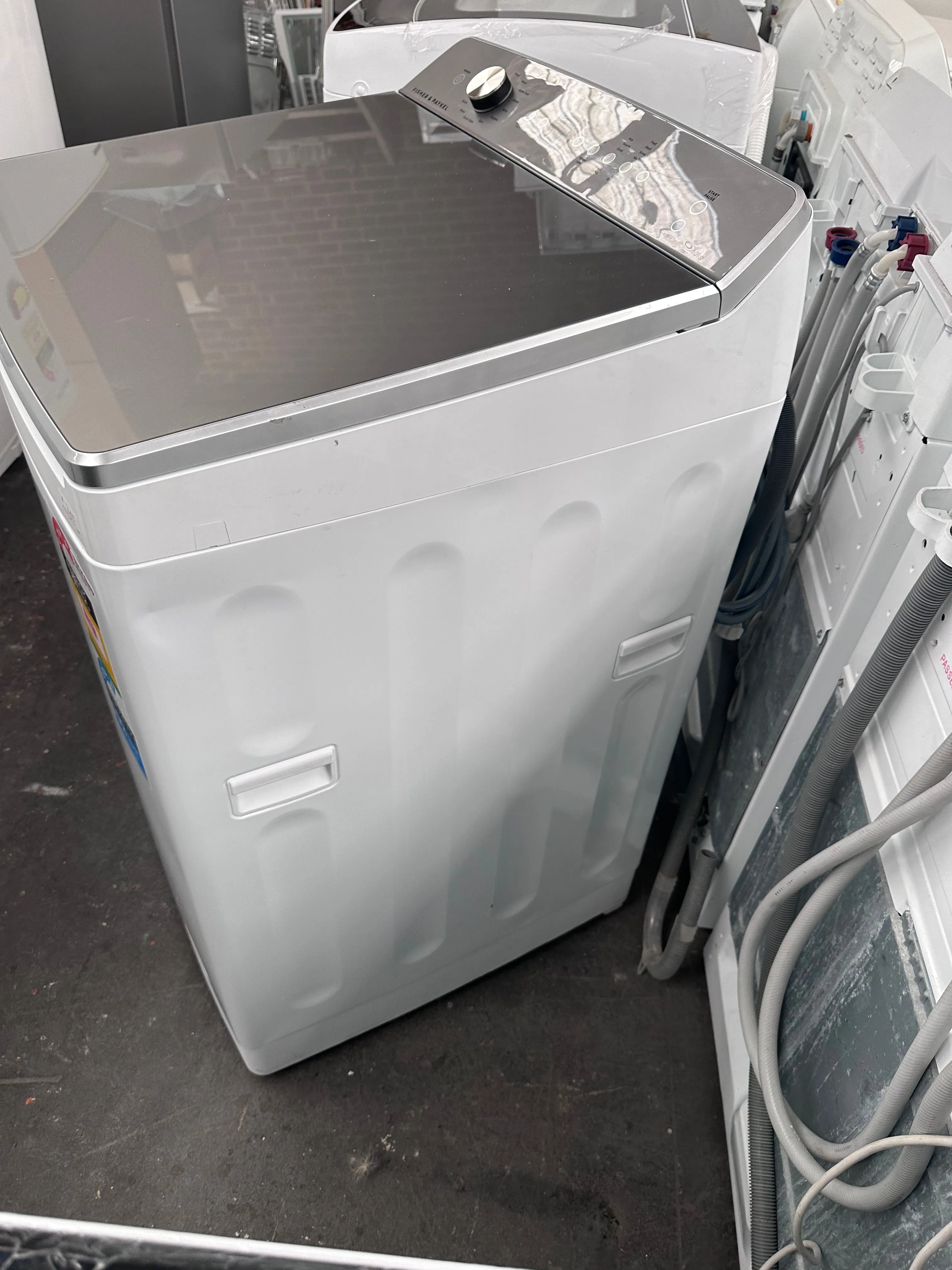 *AMAZING PRICE* Fisher & Paykel 10kg Series 5 WL1064G1 Top Loader [Factory Second]
