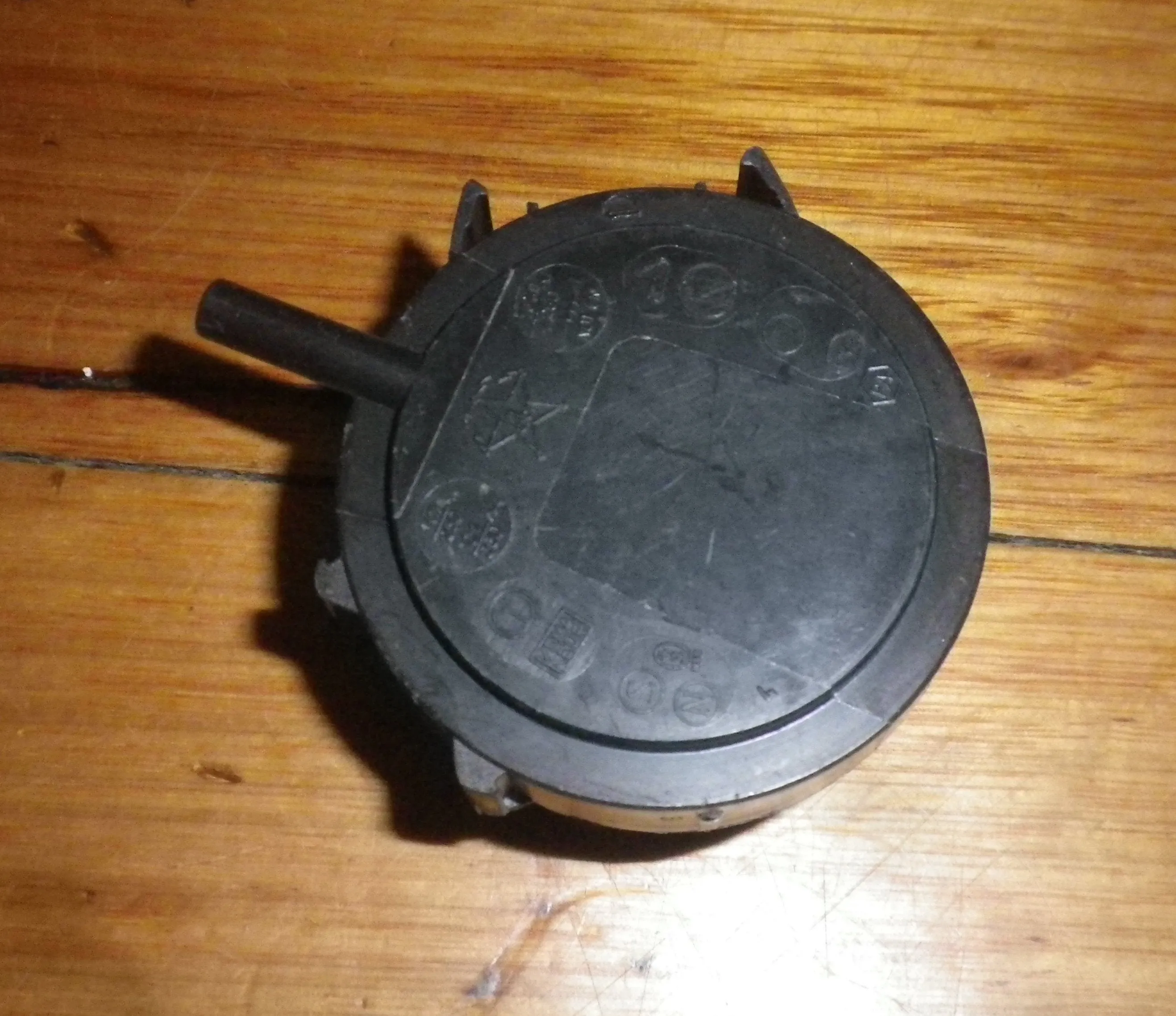 Ariston Front Loader Washer Pressure Switch 3 Terminals - Part # UNI210, A199993