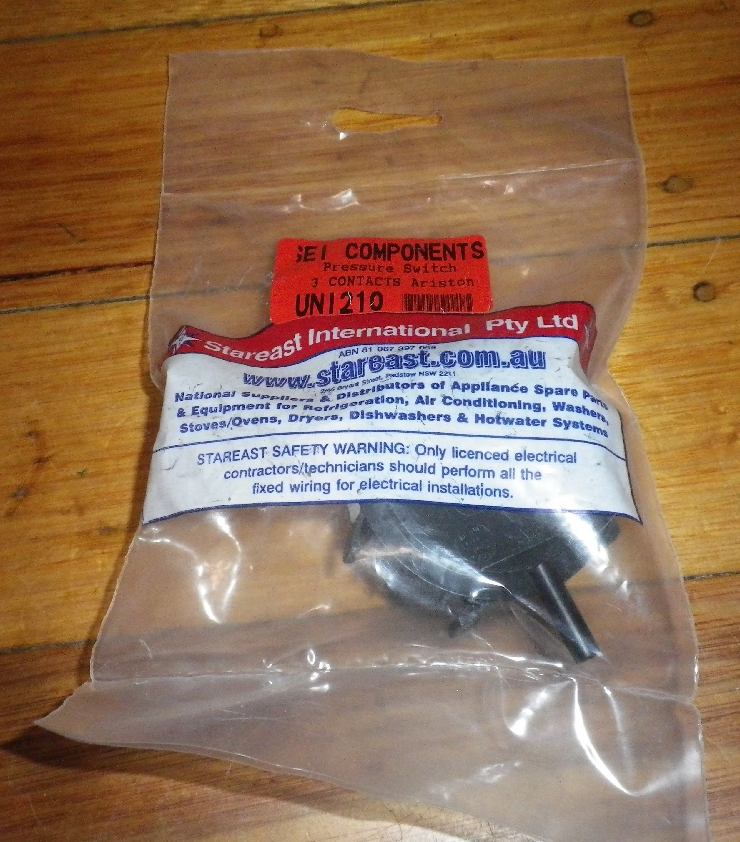 Ariston Front Loader Washer Pressure Switch 3 Terminals - Part # UNI210, A199993