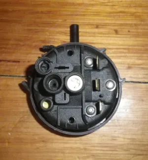 Ariston Front Loader Washer Pressure Switch 3 Terminals - Part # UNI210, A199993