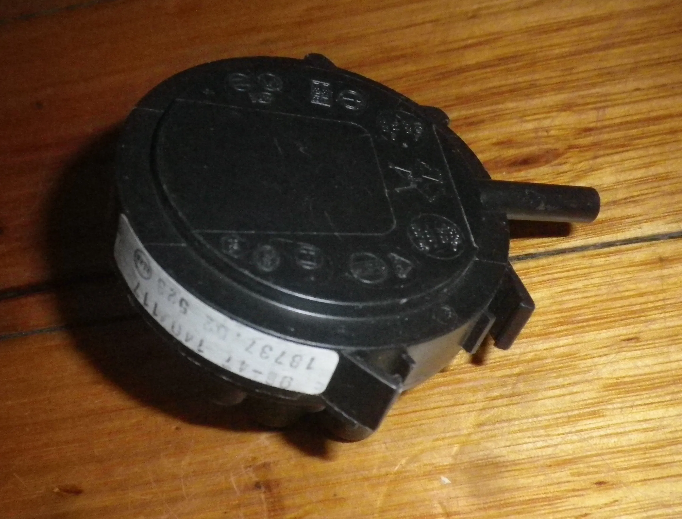 Ariston Front Loader Washer Pressure Switch 3 Terminals - Part # UNI210, A199993