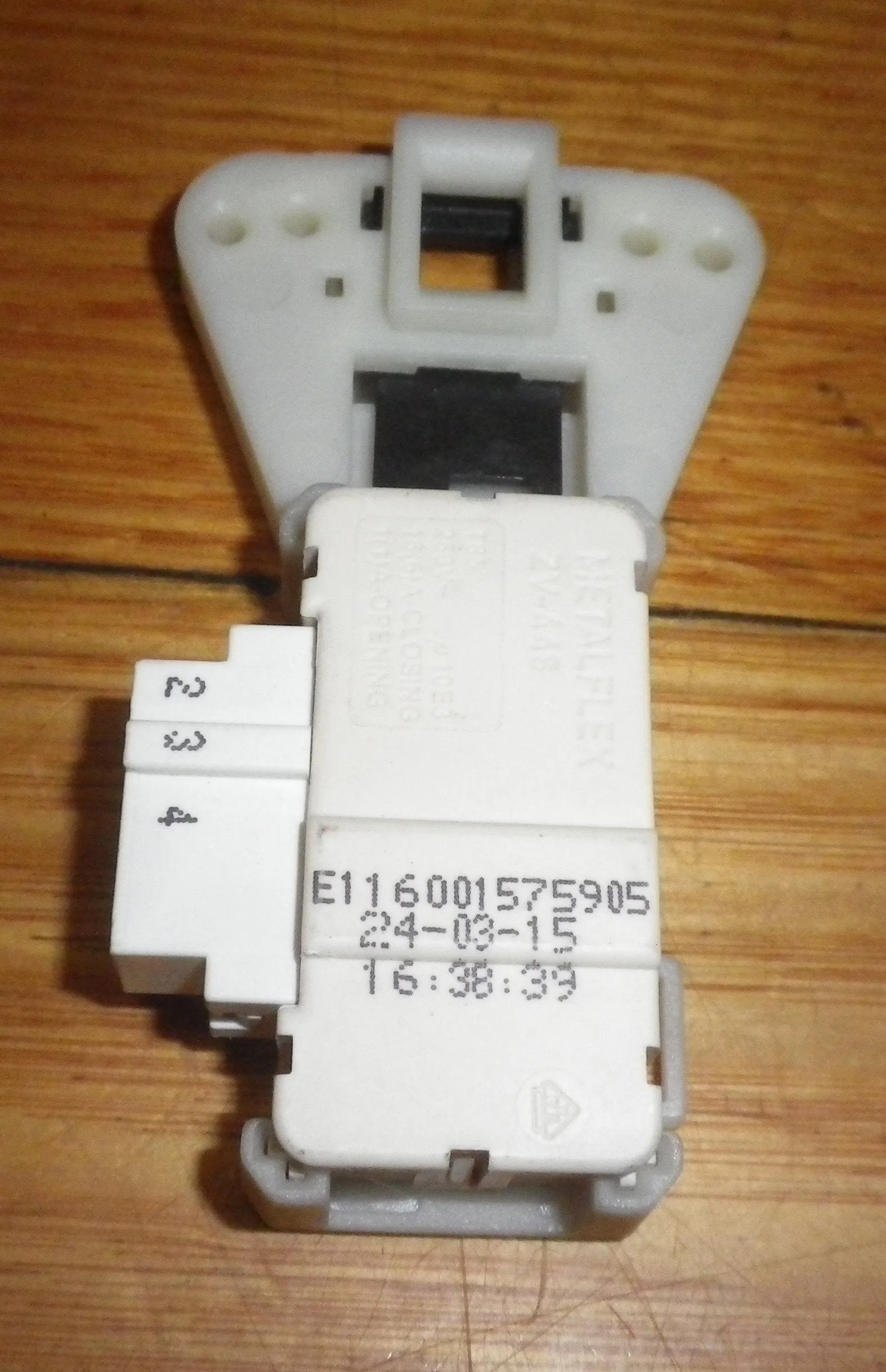 Ariston, Hotpoint, Indesit Front Loader Door Interlock Switch - Part # C00085194, A085194