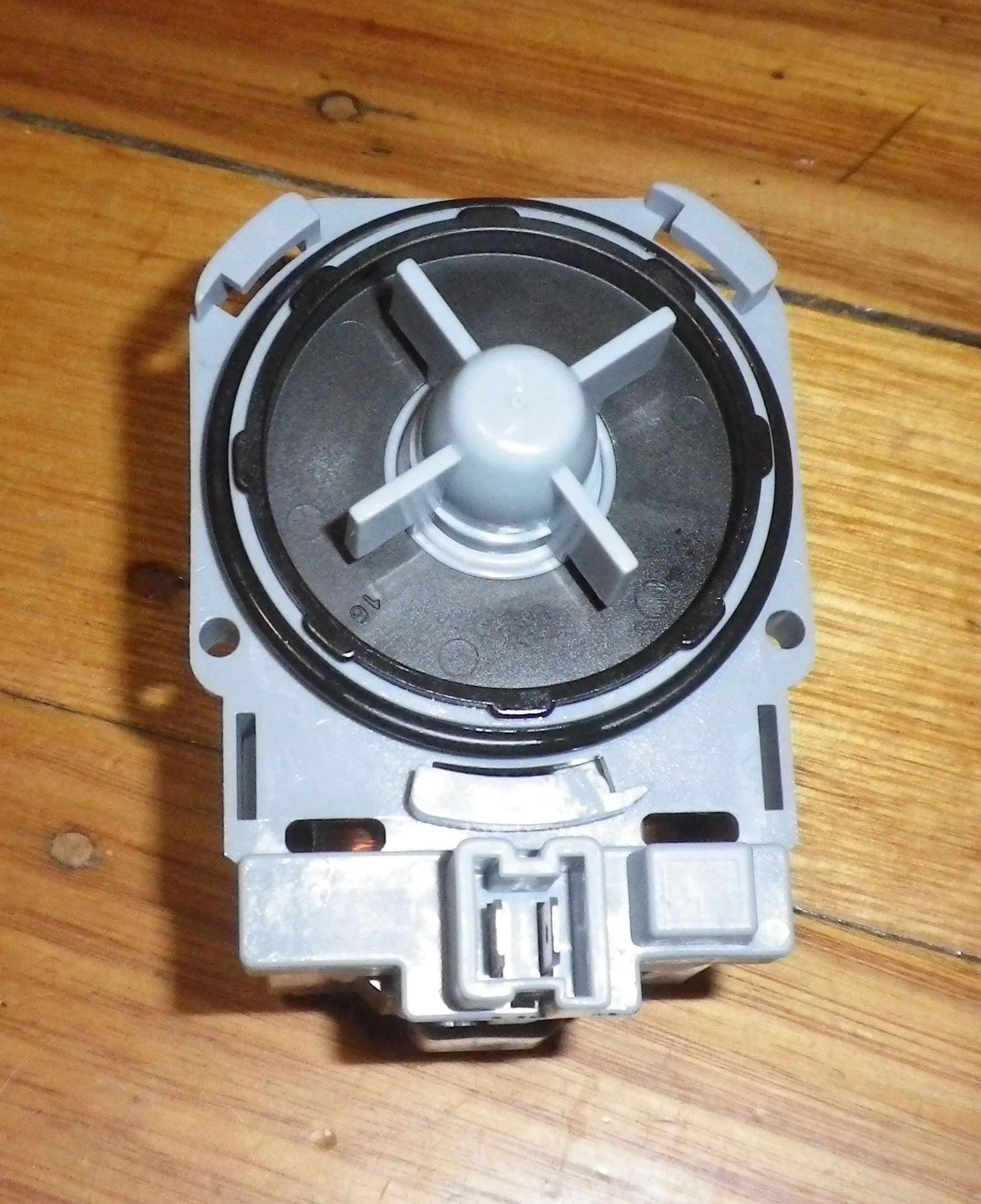 Askoll Universal Twist-On Magnetic Pump Motor Body - Part No. BO111