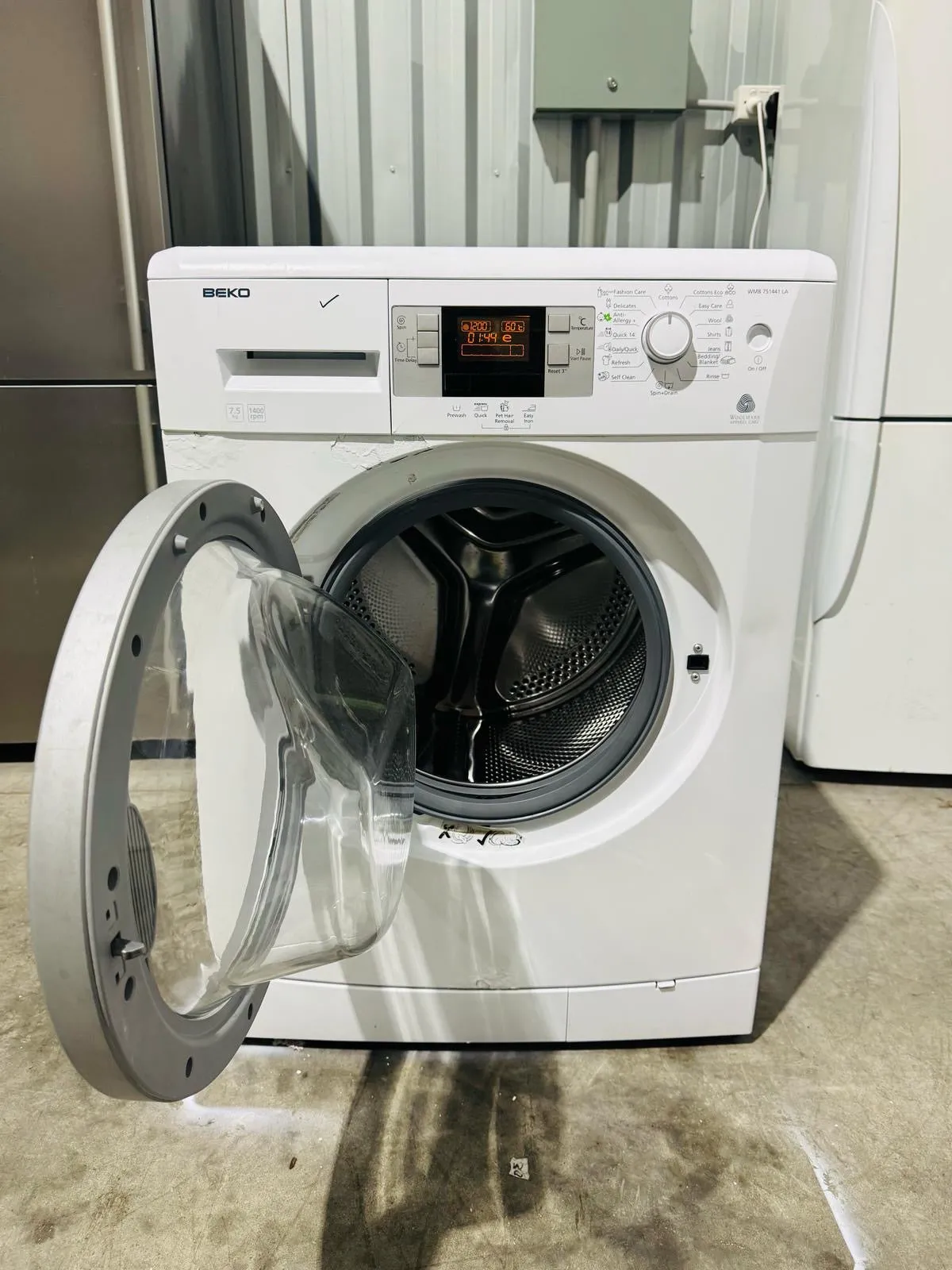 **BEKO 7.5 KGS FRONT LOADER WASHING MACHINE**