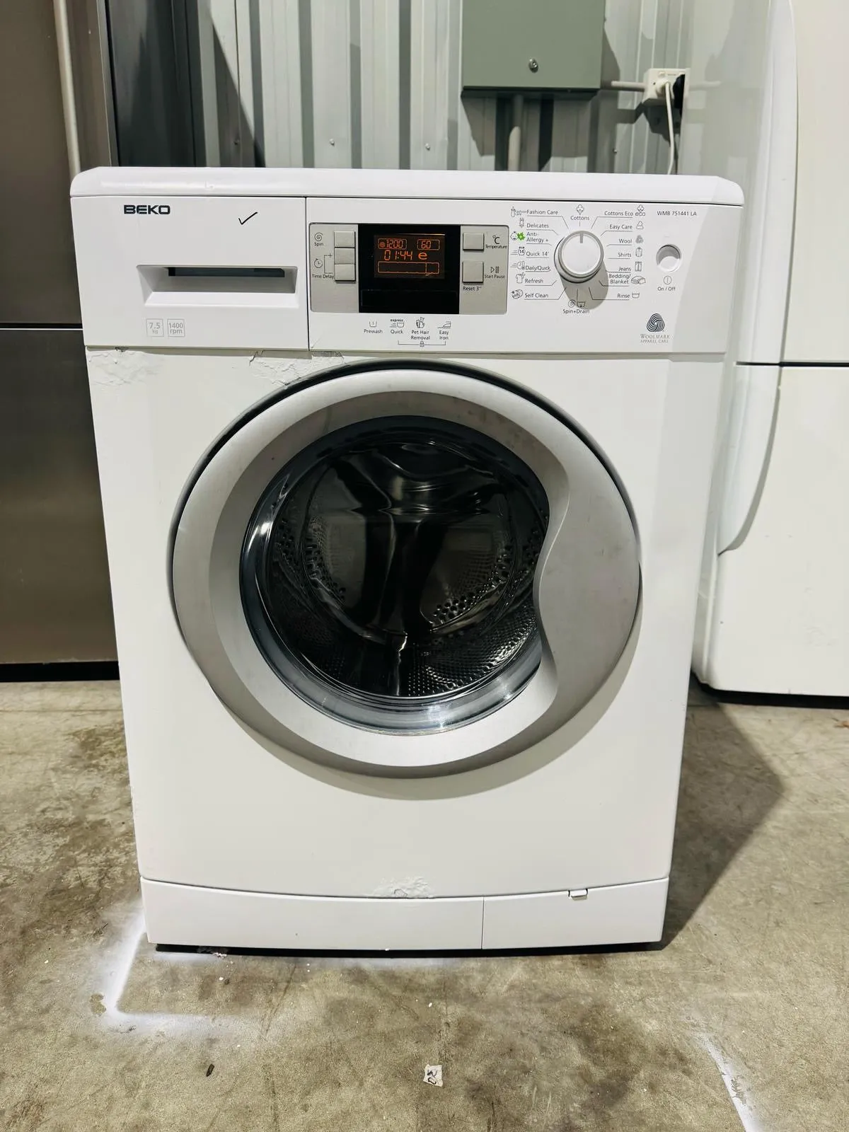 **BEKO 7.5 KGS FRONT LOADER WASHING MACHINE**