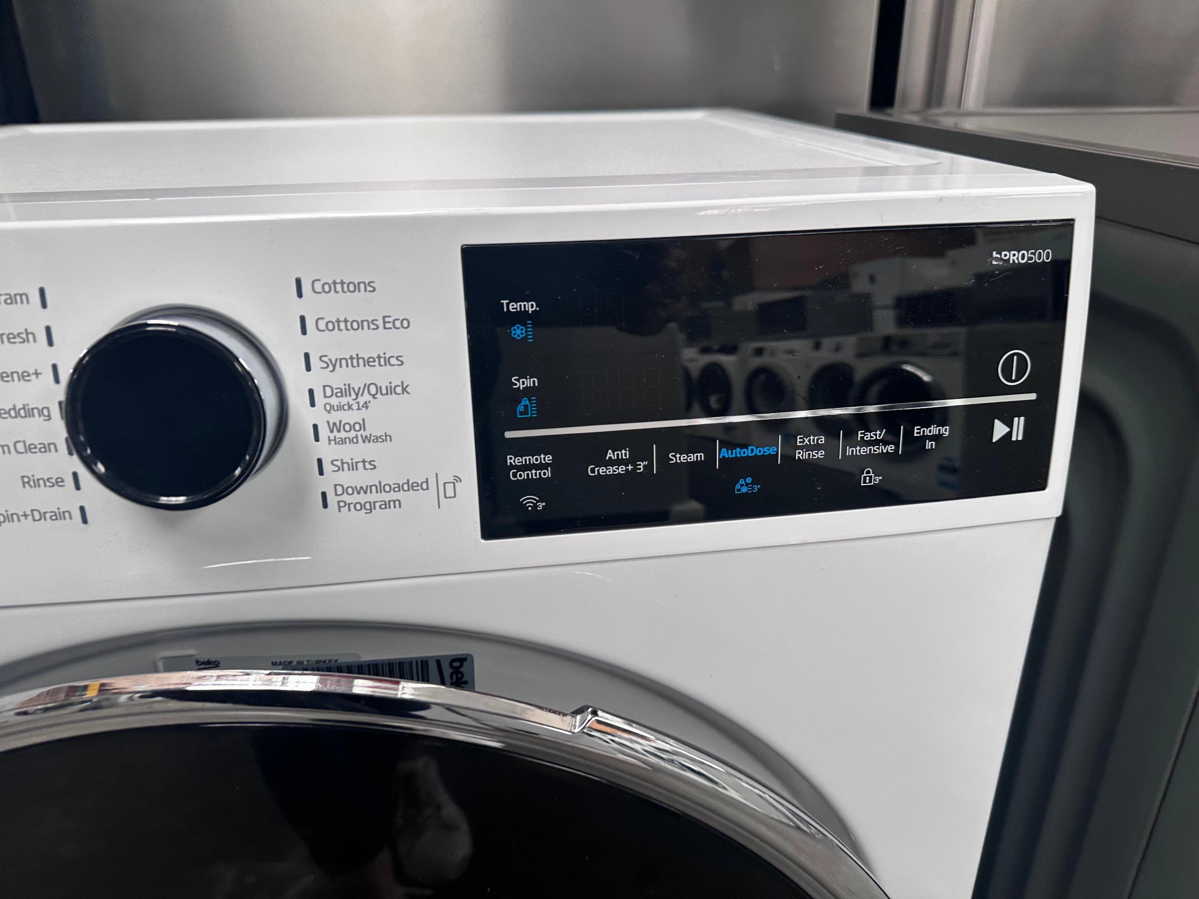Beko 9kg Autodose WiFi Connected Washing Machine with Steam BFLB904ADW [Factory Second]