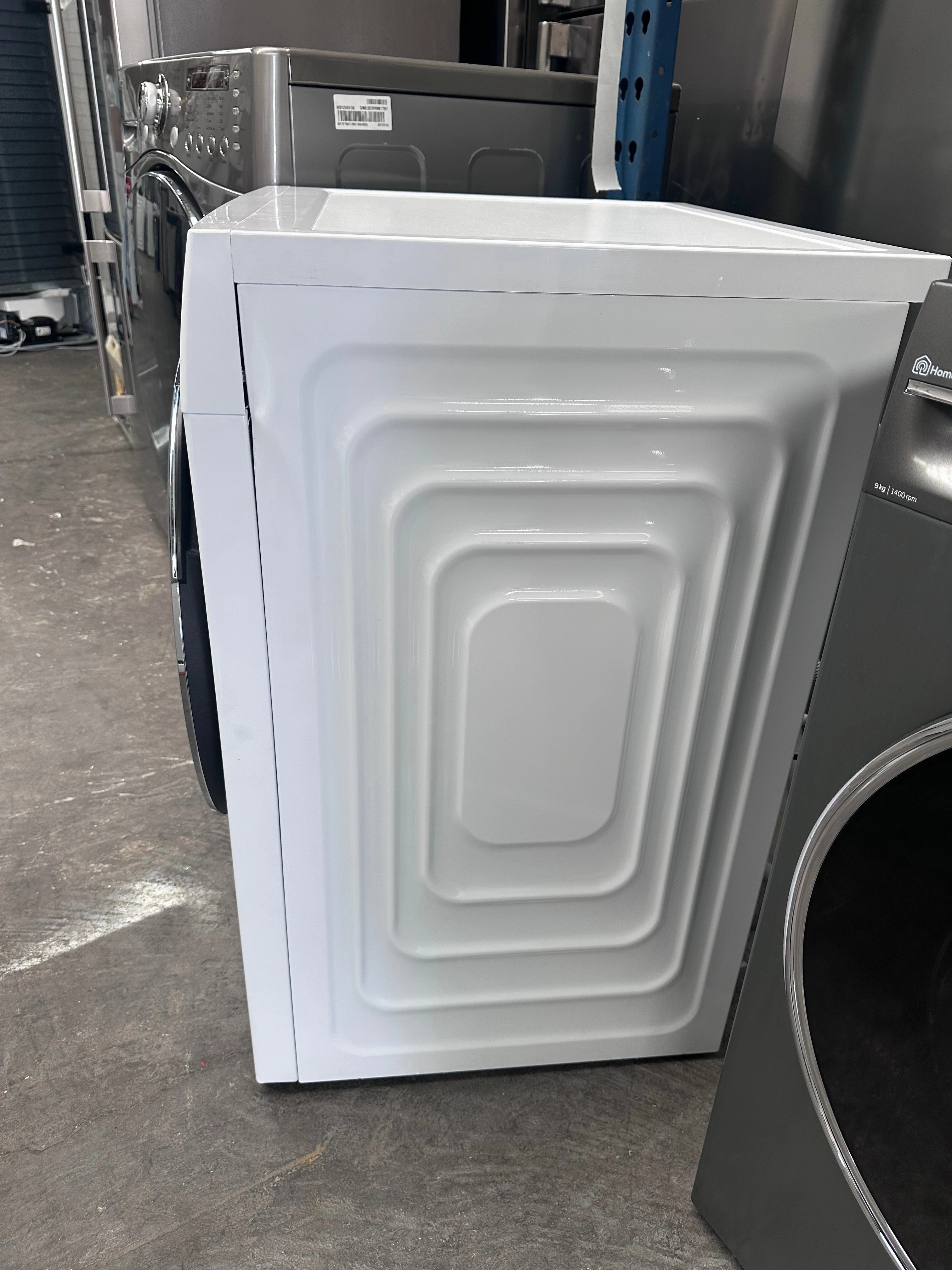 Beko 9kg Autodose WiFi Connected Washing Machine with Steam BFLB904ADW [Factory Second]