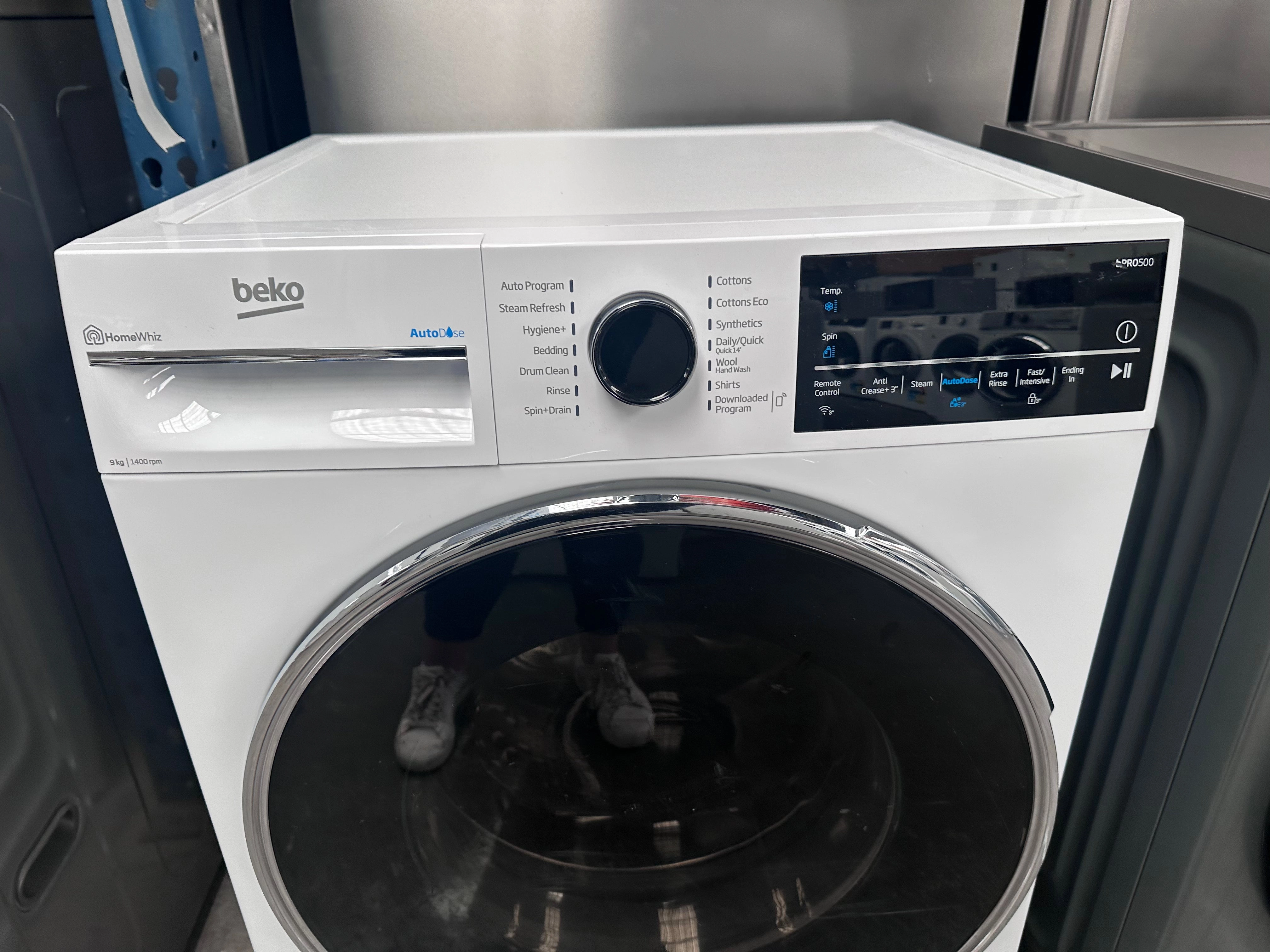 Beko 9kg Autodose WiFi Connected Washing Machine with Steam BFLB904ADW [Factory Second]