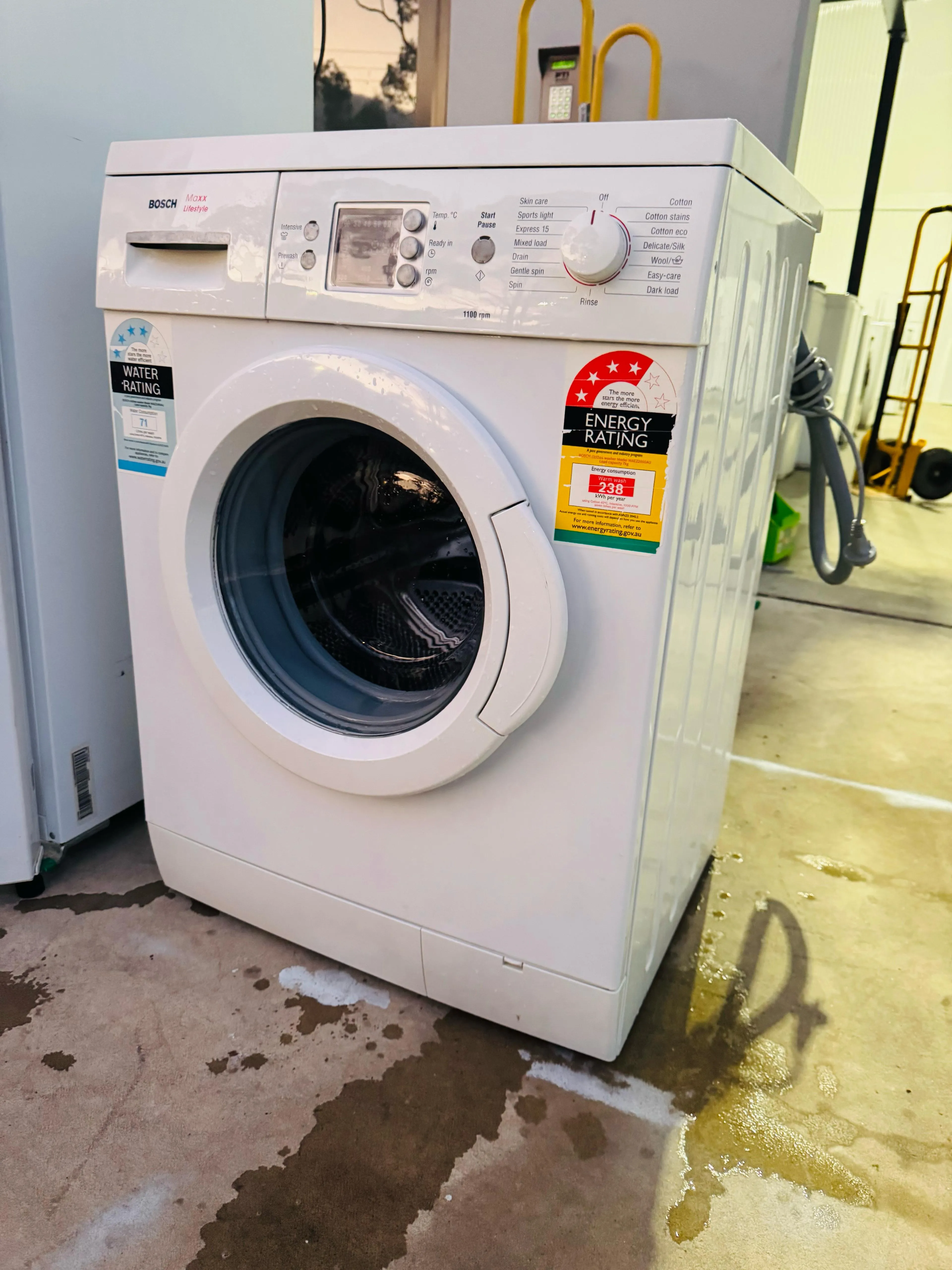 **BOSCH  7KGS FRONT LOADER WASHING MACHINE** FREE DELIVERY