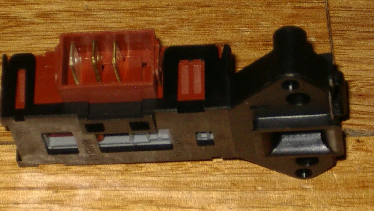 Bosch DA058 Front Loader Door Interlock Switch - Part # UNI104