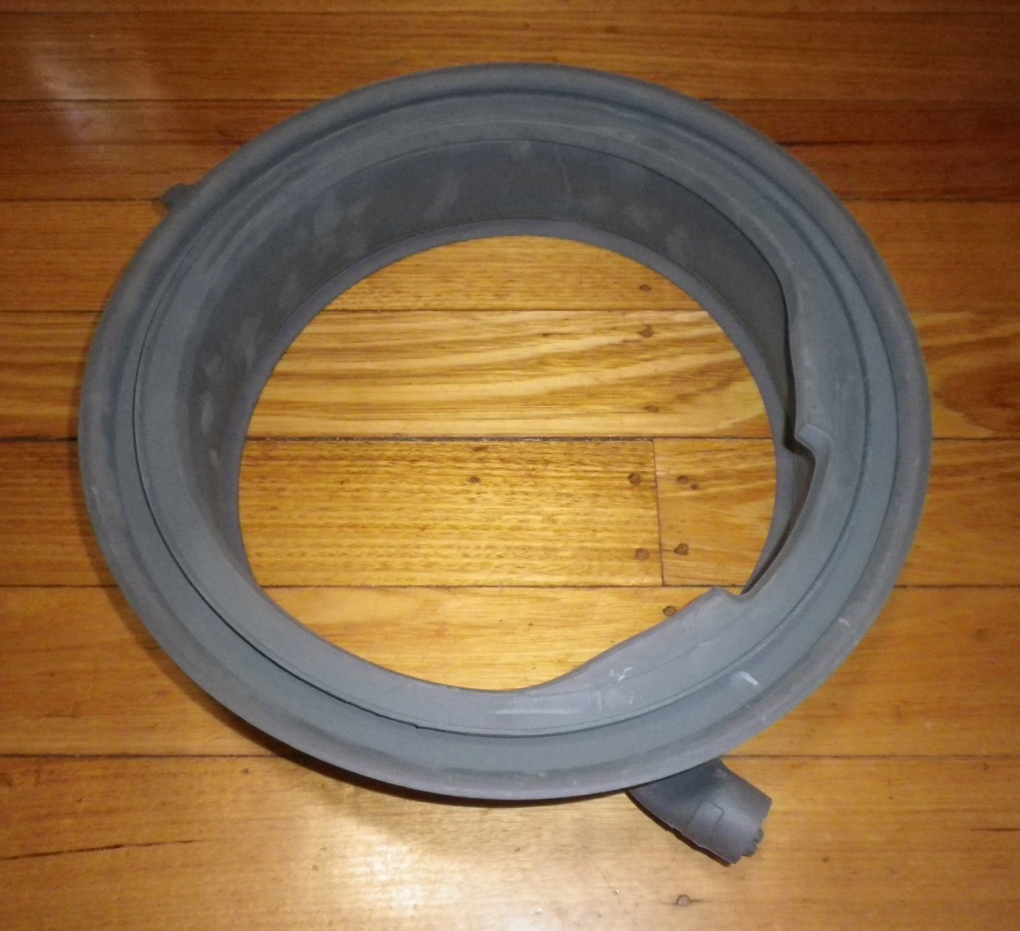 Bosch Logixx 8 Front Loader Grease Resistant Door Gasket w Tube - Part # 680769
