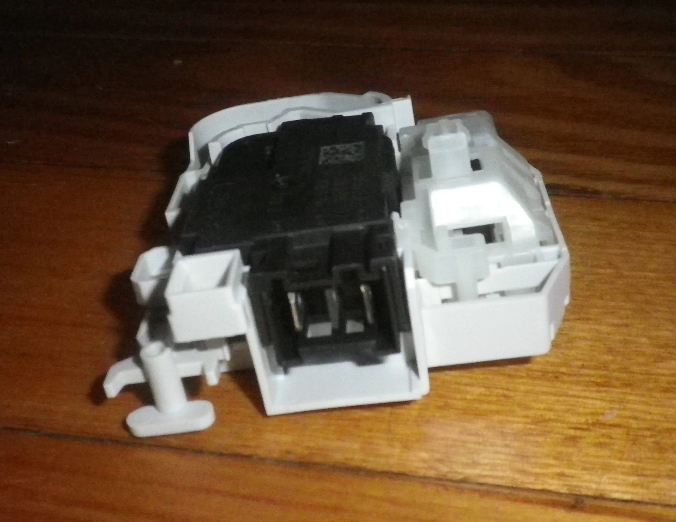 Bosch Serie 4, Siemens Front Load Washer Door Interlock Switch - Part # 10020375