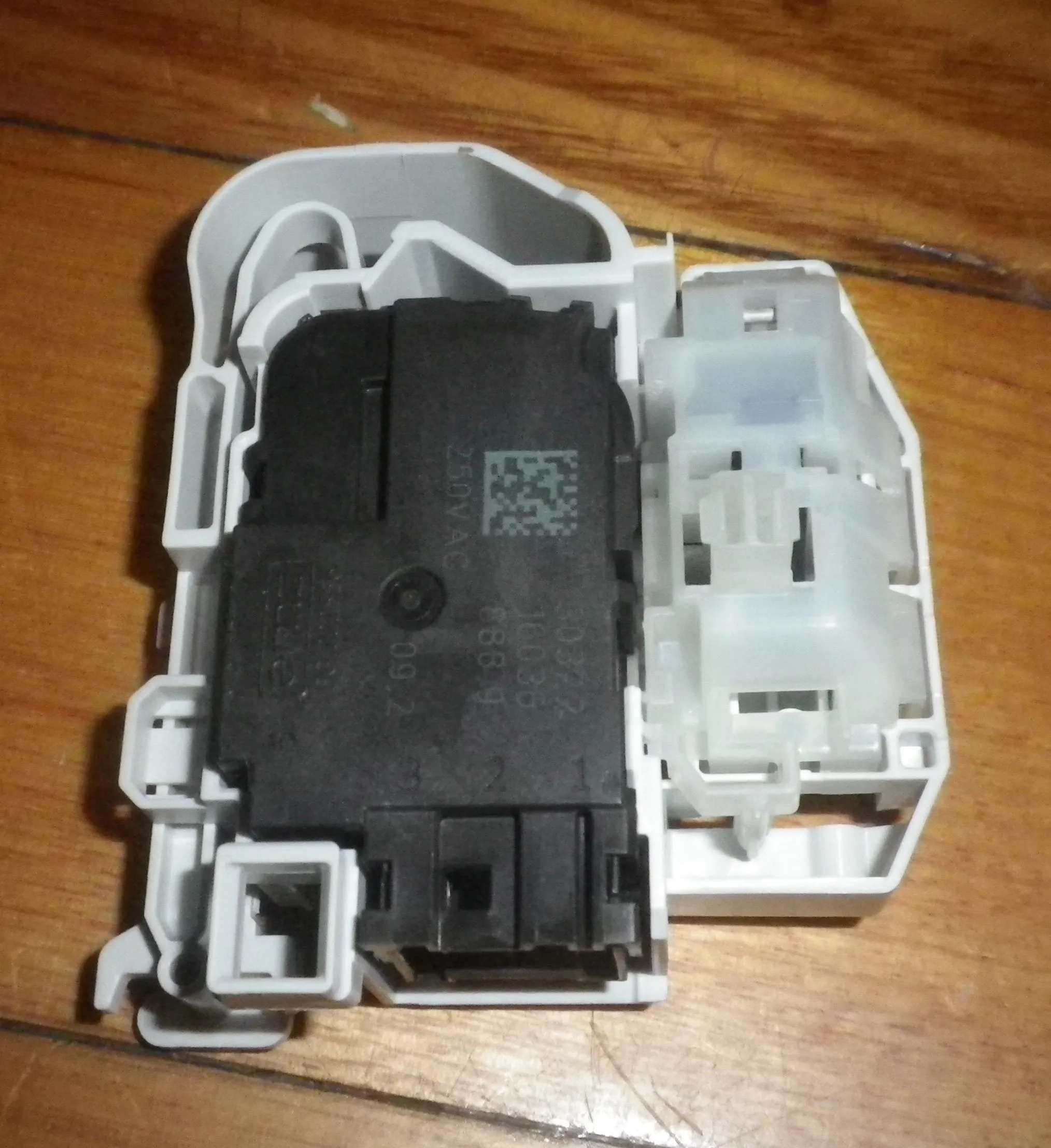 Bosch Serie 4, Siemens Front Load Washer Door Interlock Switch - Part # 10020375