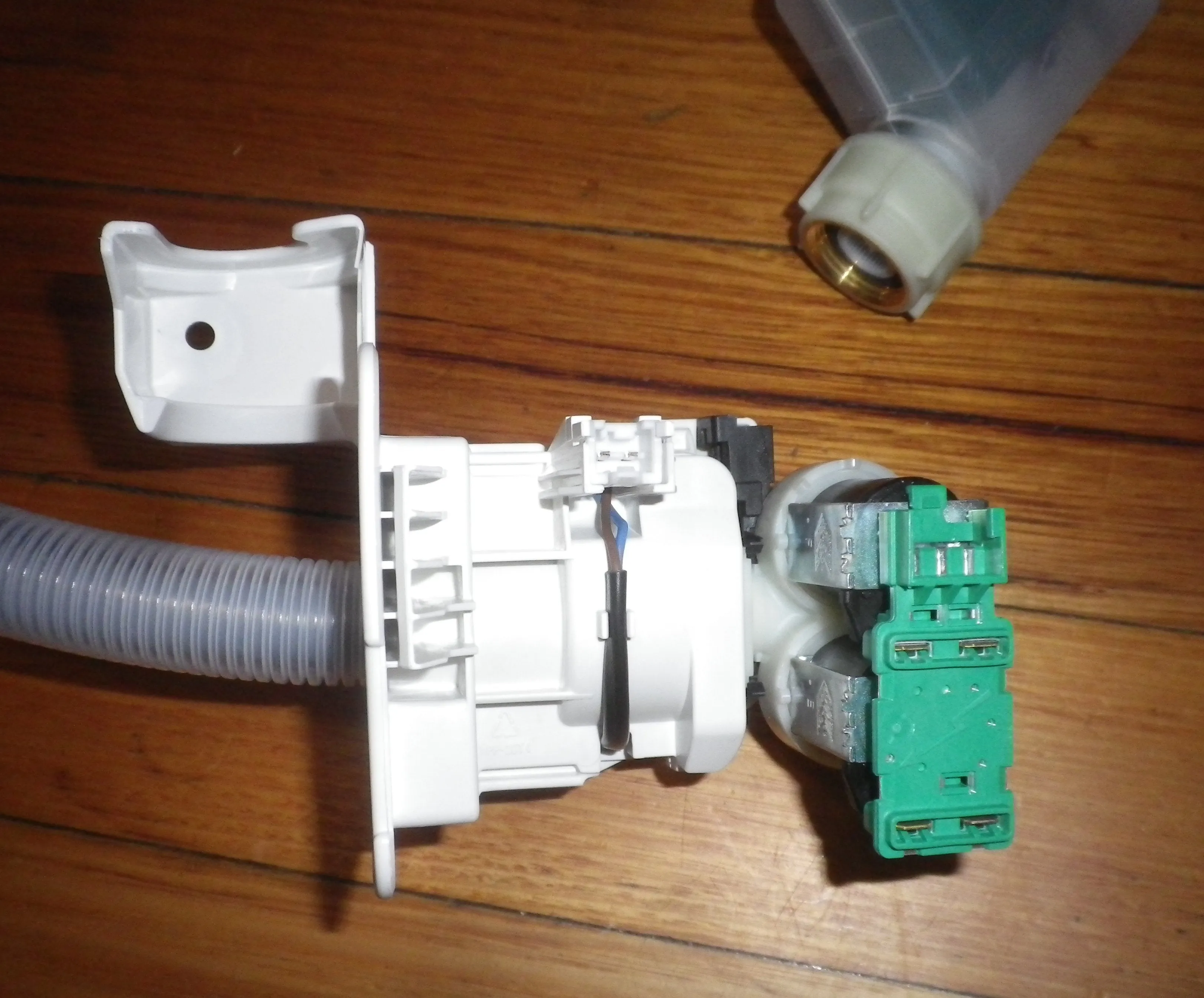 Bosch Washing Machine Flood Free Aquastop Inlet Hose & Inlet Valve Assy - Part # 702474