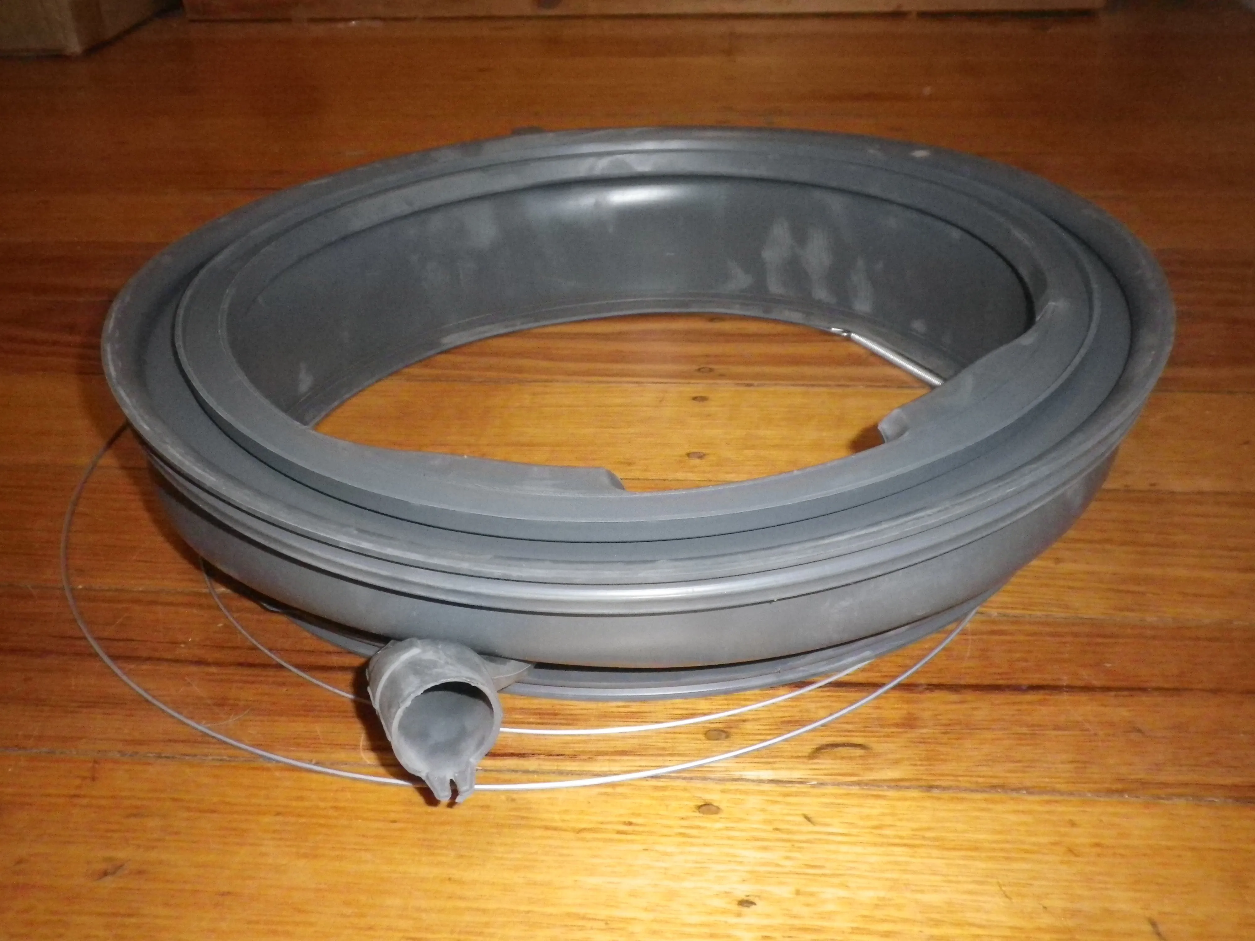 Bosch WAW28460AU F/Loader Grease Resistant Door Gasket w Tube - Part # 772653