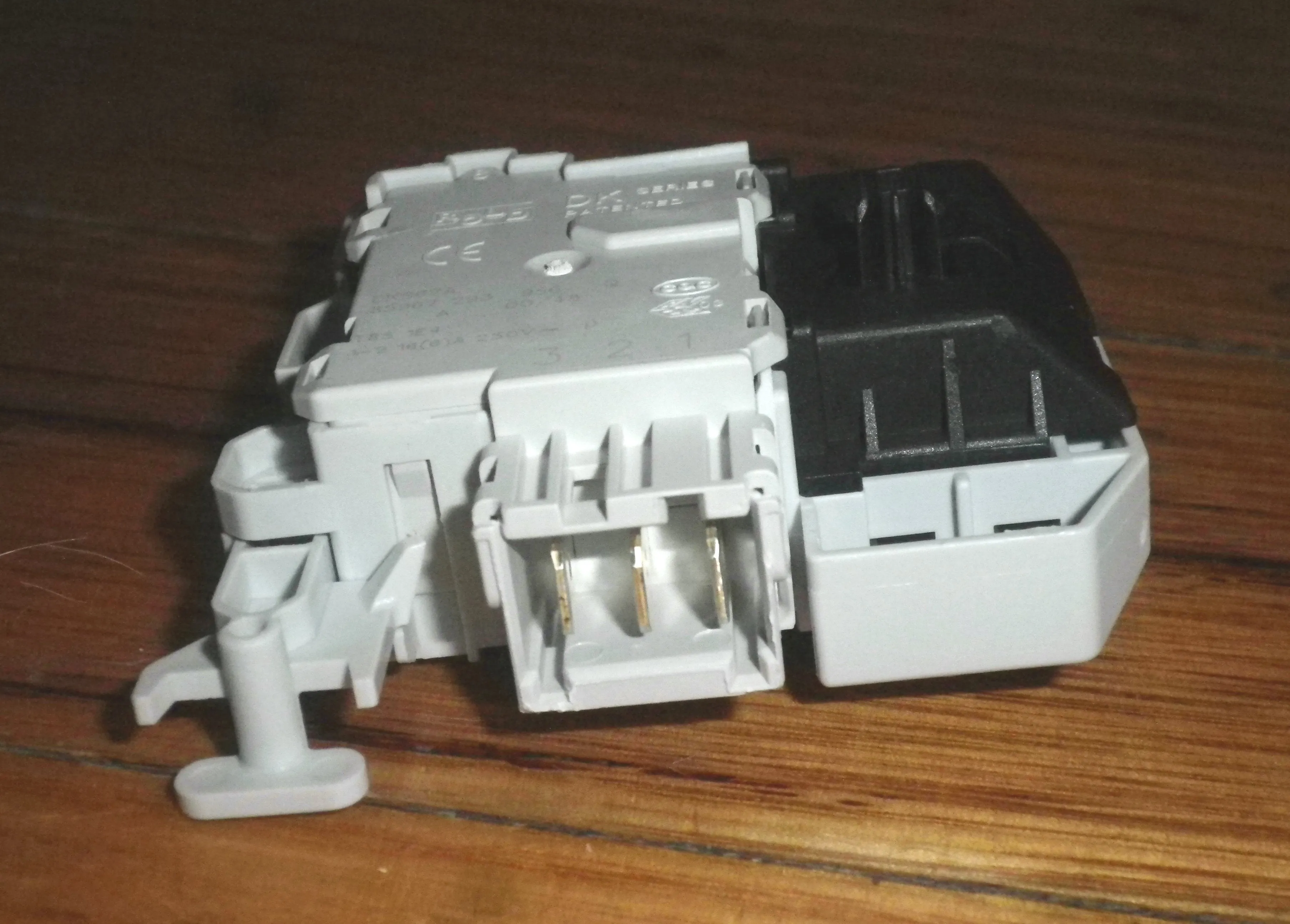 Bosch WAW28920AU Front Load Washer Door Interlock Switch - Part # 638259, 00638259