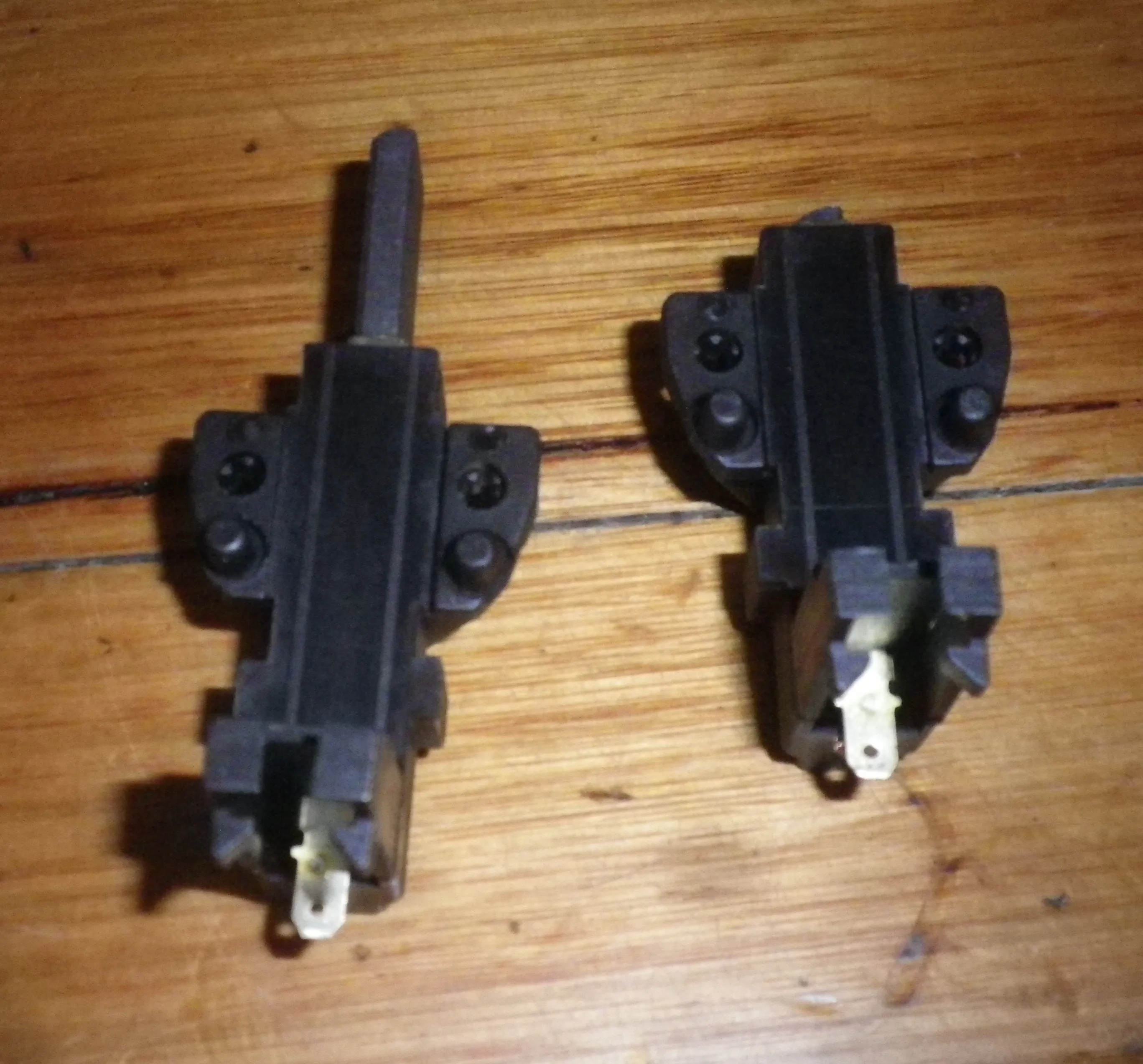Carbon Brushes to suit LG, Whirlpool, Indesit Washing Machines - Part # BT110