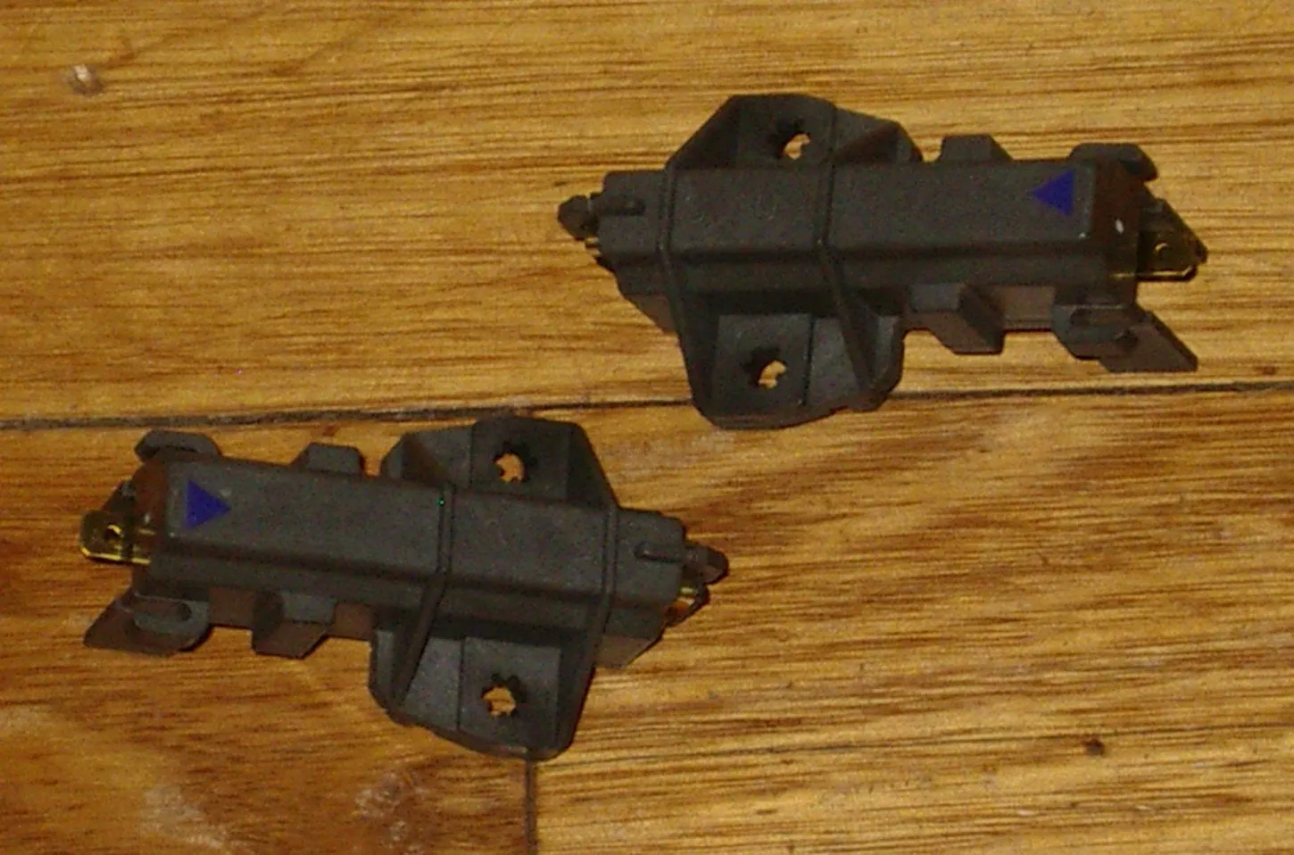 Carbon Motor Brushes suit Ariston, Maytag, Whirlpool Front Loader -Part # BT405A