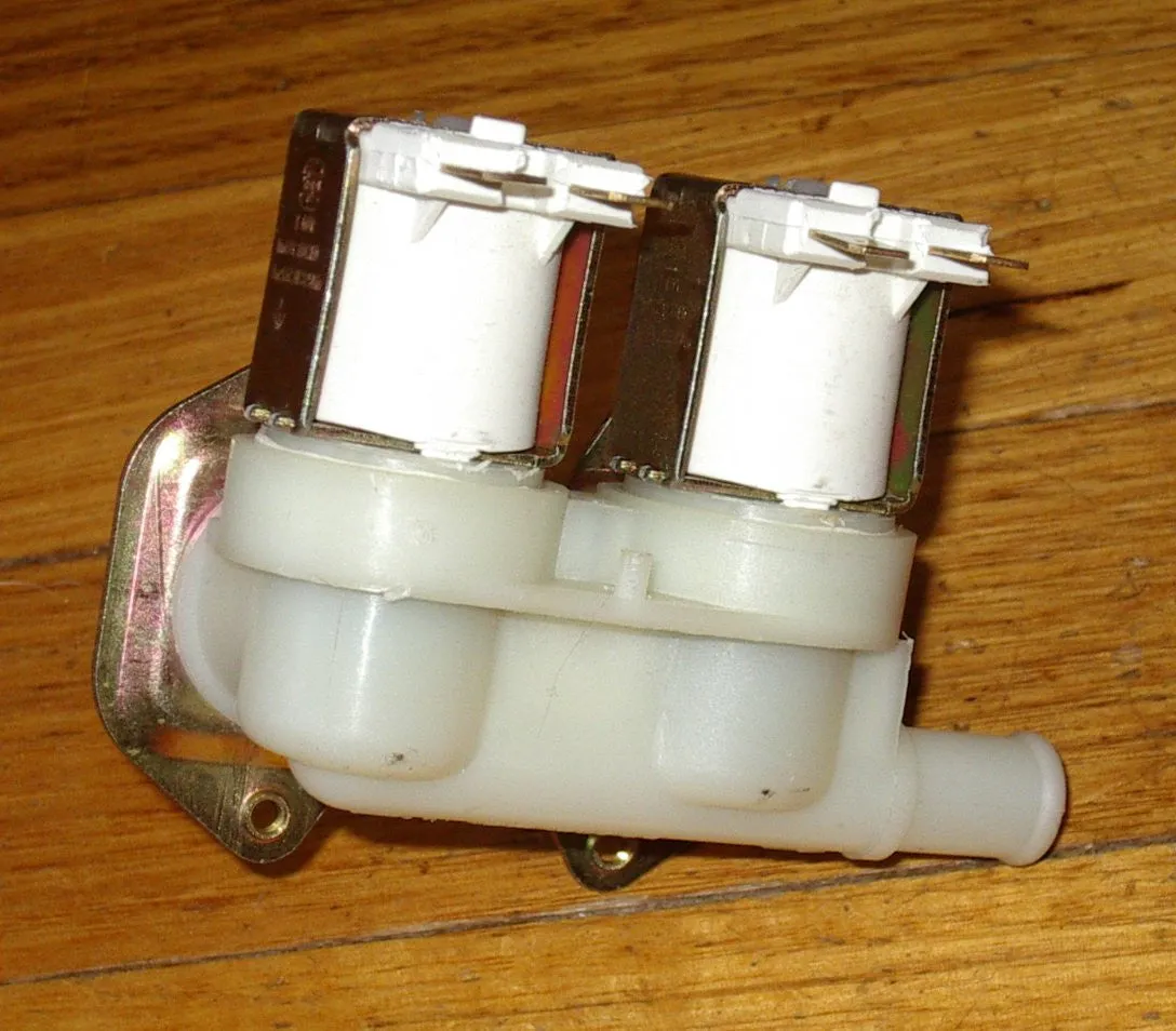 Commercial Washing Machine Dual Inlet Valve with 13mm Oulet - Part # J006A