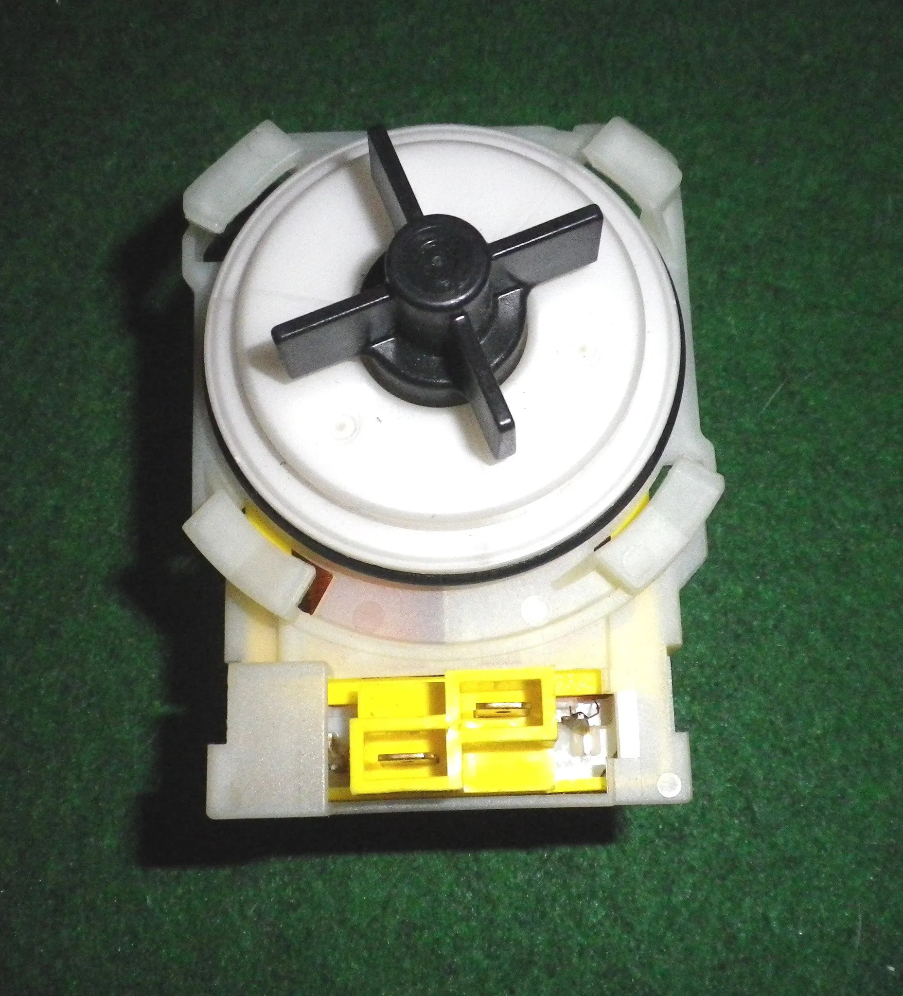 Copreci Universal Twist-On Magnetic Pump Motor Body - Part No. UNI209D