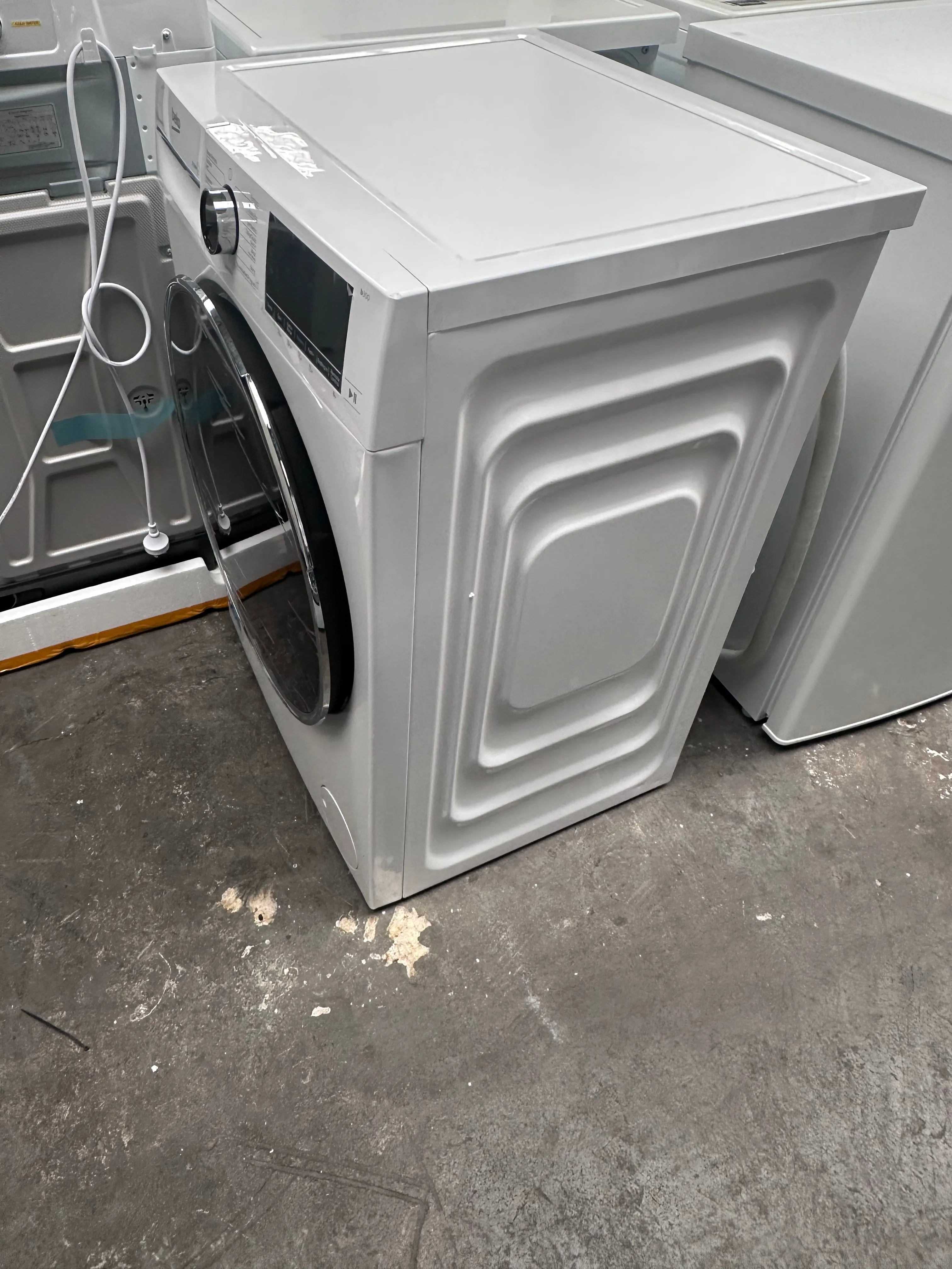 *Current Model * Beko 8kg Front Load Washing Machine with Steam BFLB8020W  [Factory Second ]