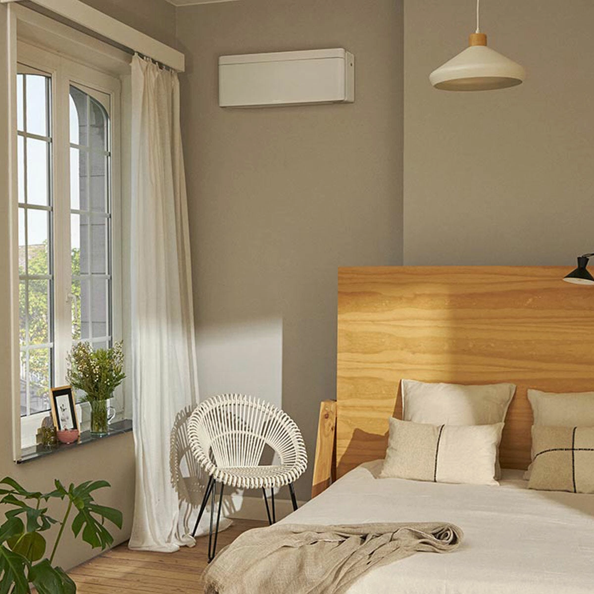 Daikin Stylish White 7000 BTU Inverter Air Conditioner A    WiFi R32