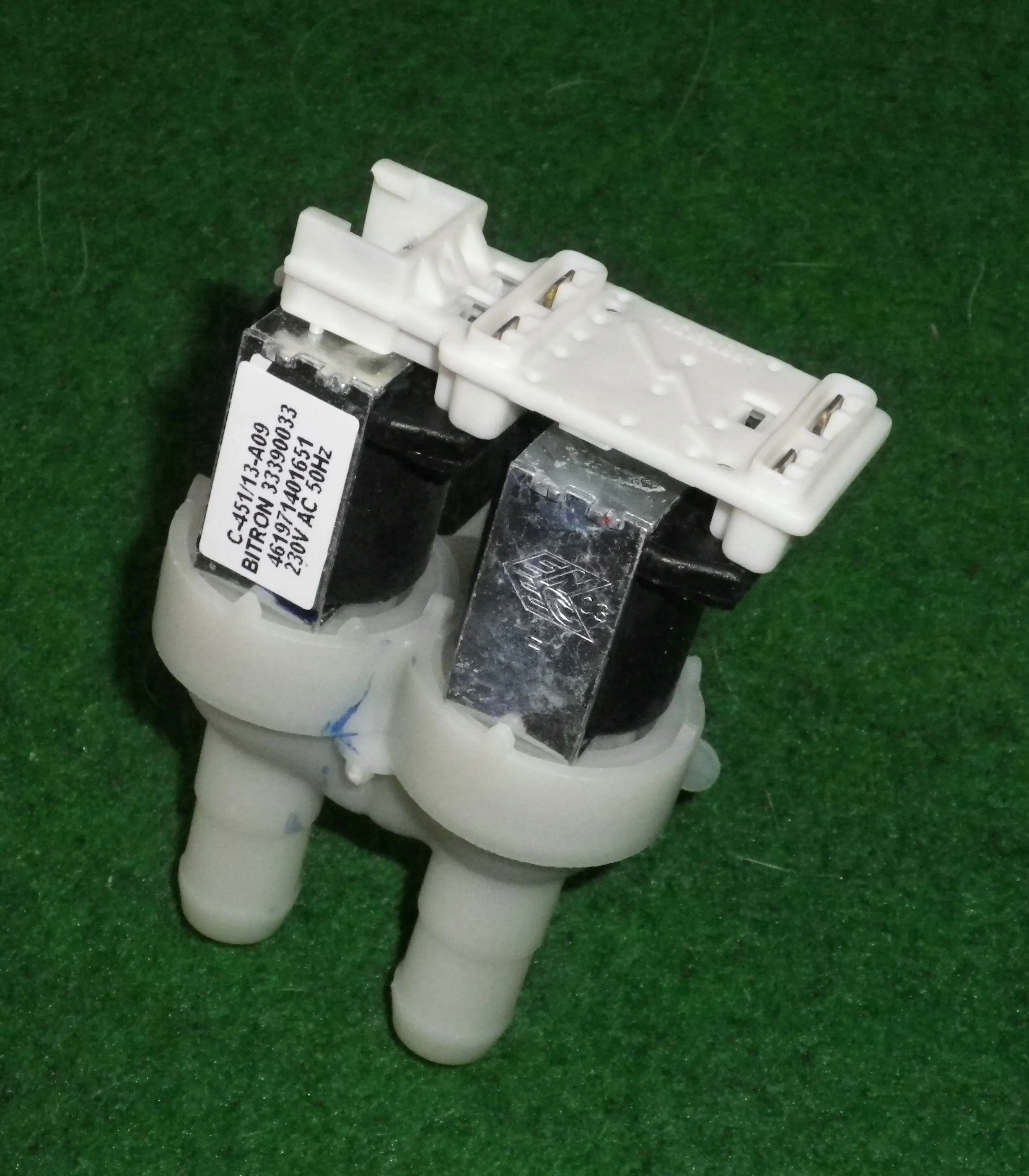 Dual Inlet Valve suits Whirlpool WFS Front Load Washer - Part # 481227128558