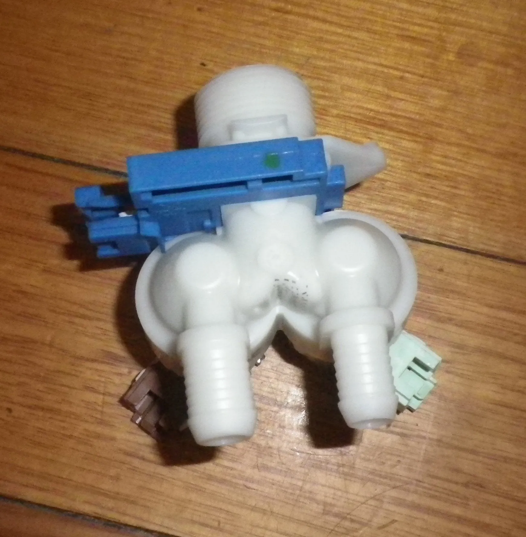 Dual Inlet Valve with Flowmeter suits AEG LWX9A9613C Washer Dryer - Part # 1325186607