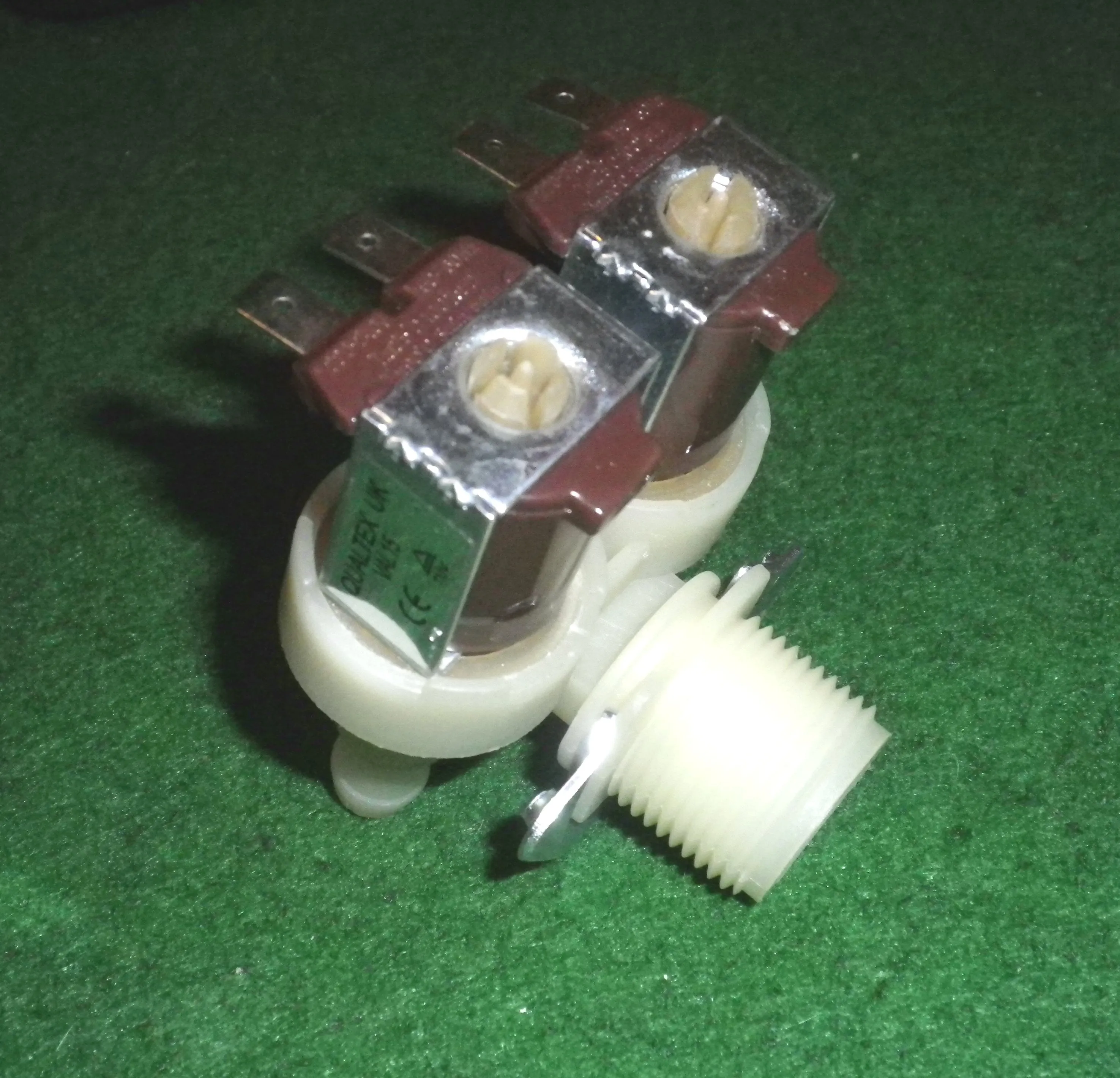 Dual Outlet 10mm Right-Angled Inlet Valve - Part # VAL15