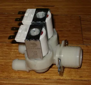 Dual Outlet 14mm Straight Inlet Valve - Part No. WV024