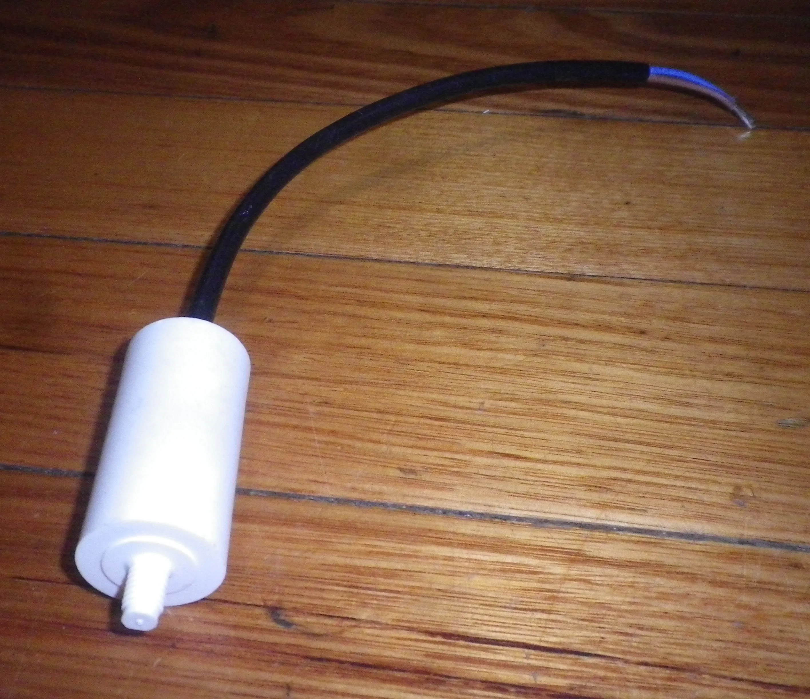 Ducati 5uF 400Volt Motor Run Capacitor with Wires - Part # 4.16.10.08.14