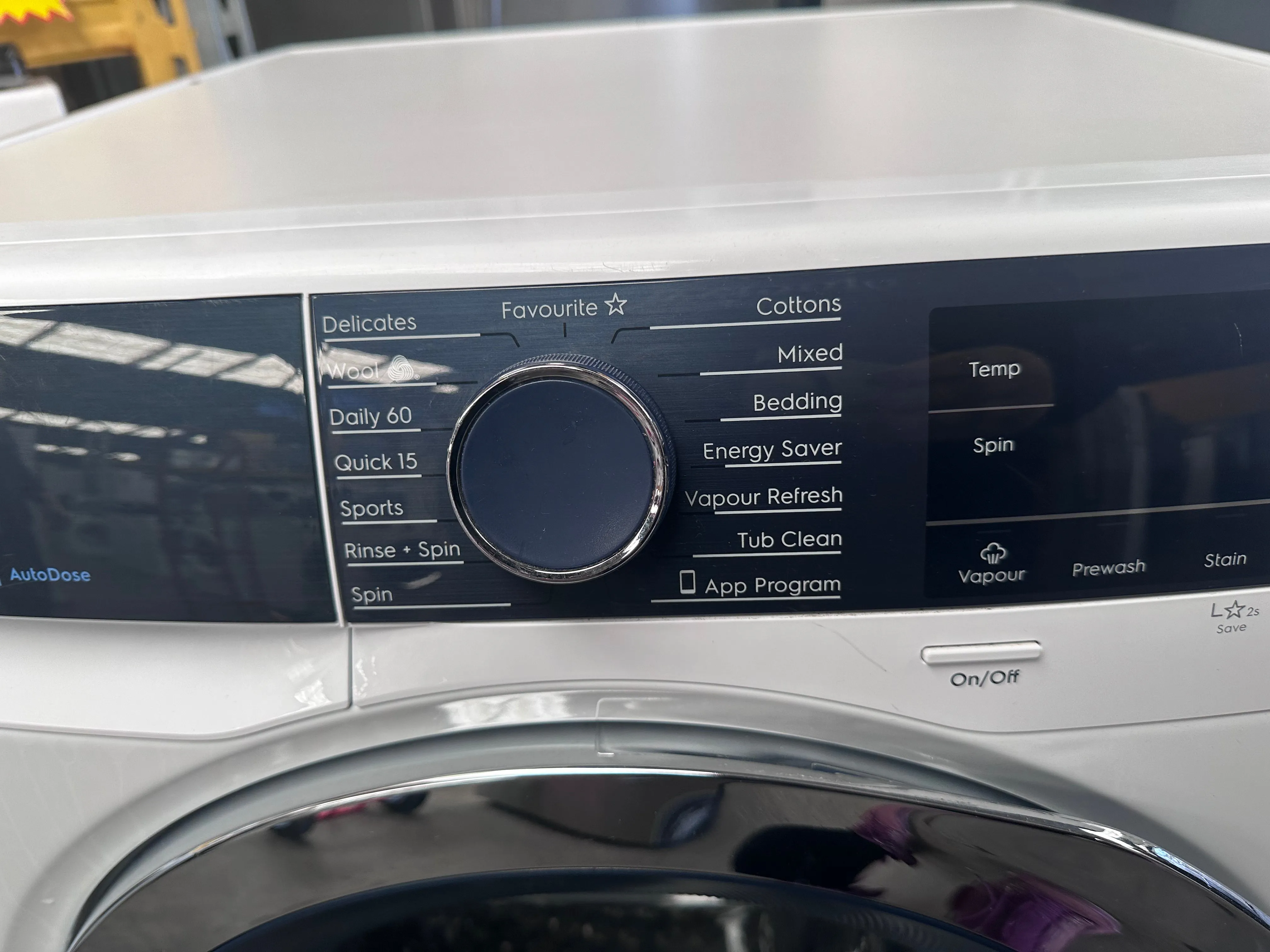 Electrolux 10kg Front Load with AutoDose [Refurbished]