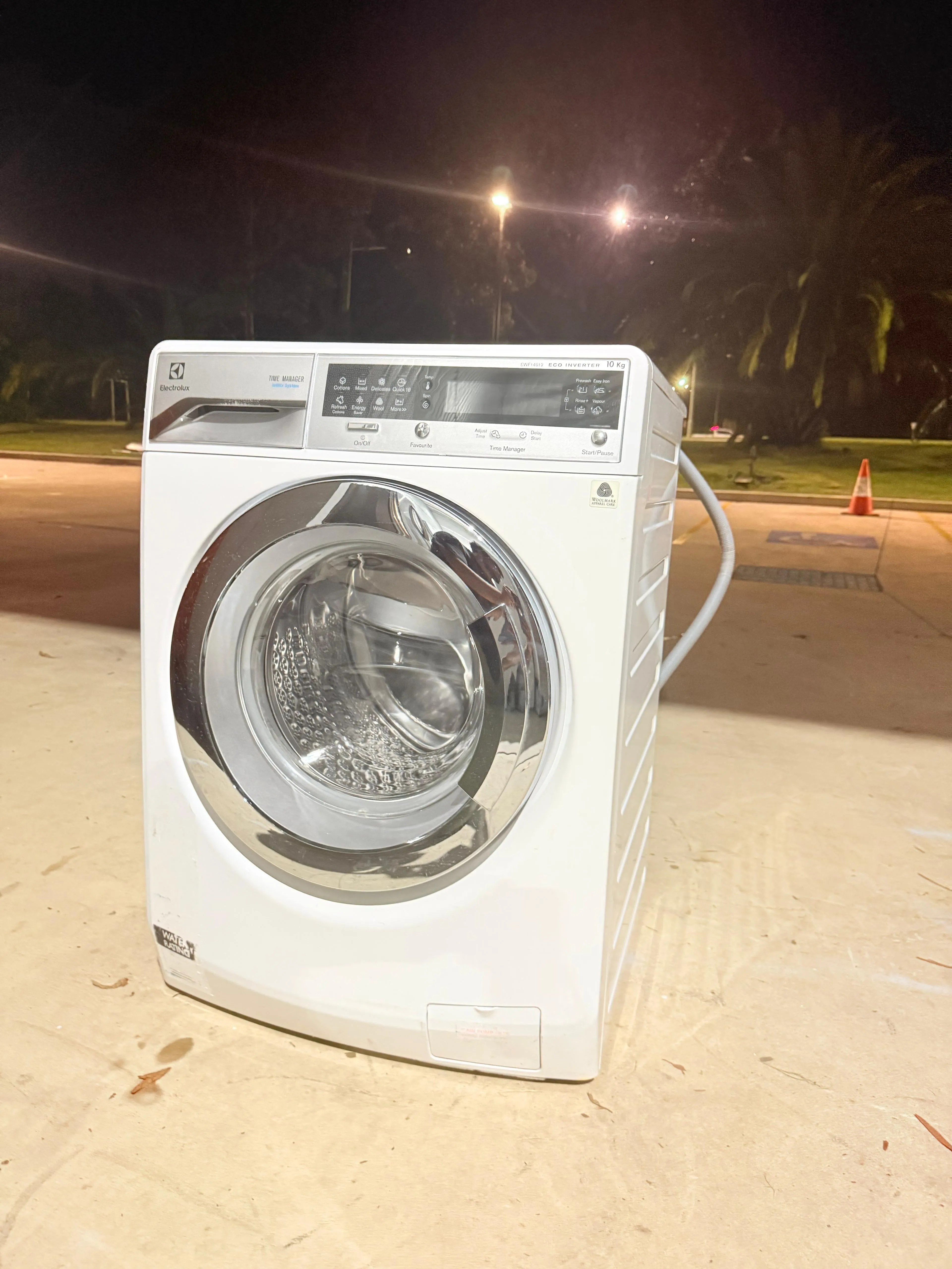 **ELECTROLUX 10KGS FRONT LOADER WASHING MACHINE**