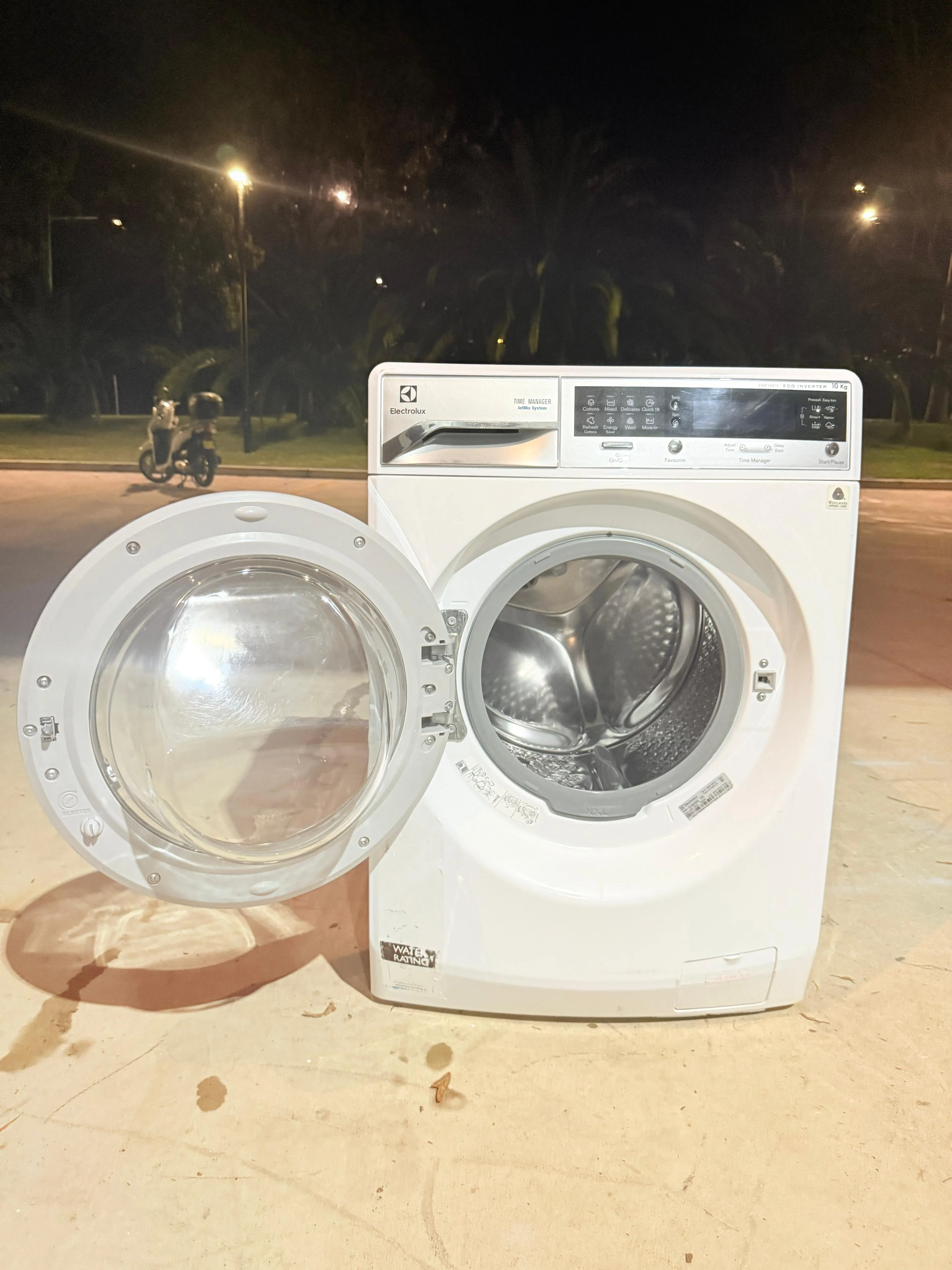 **ELECTROLUX 10KGS FRONT LOADER WASHING MACHINE**