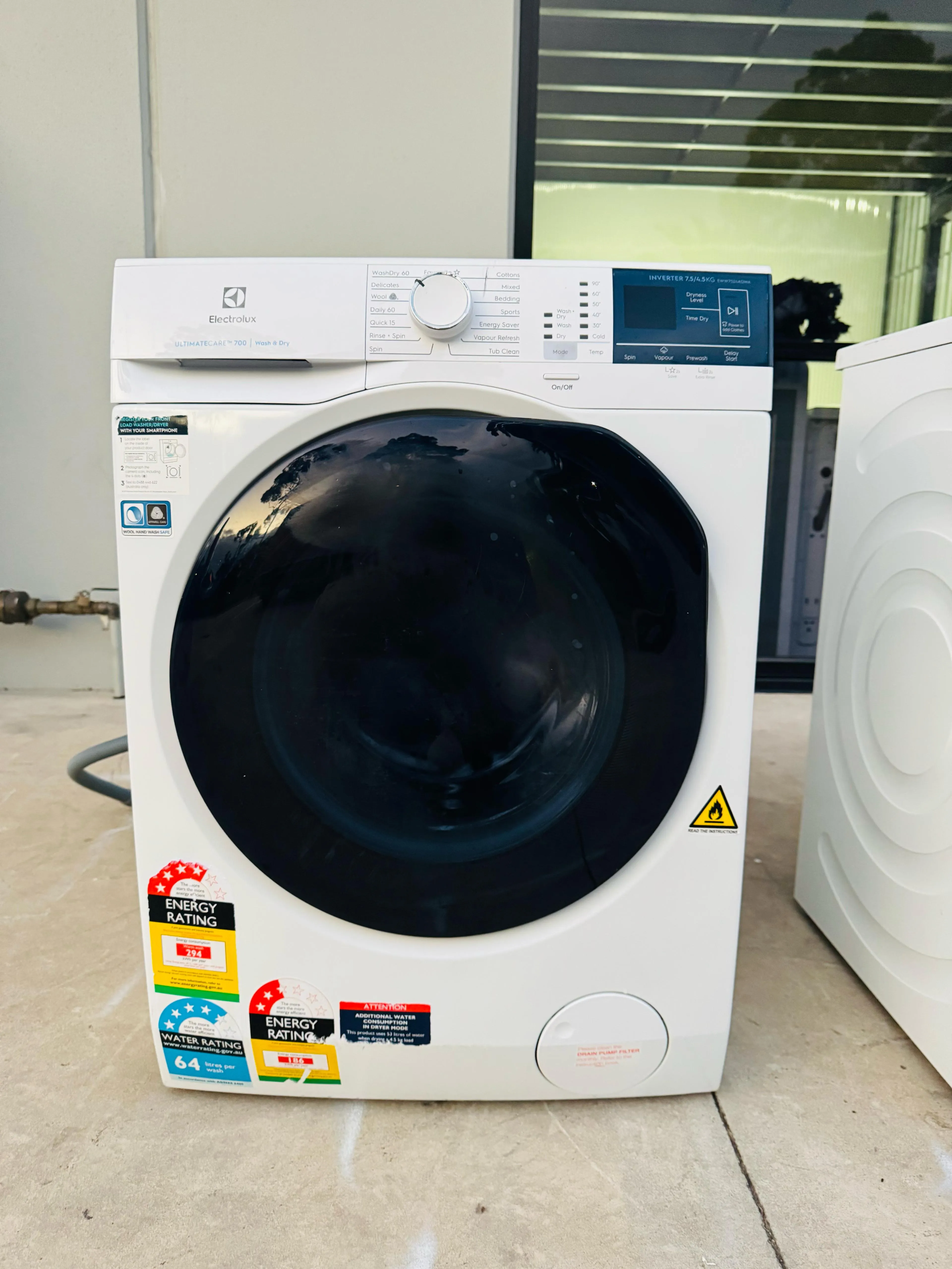 **ELECTROLUX 7.5 KGS FRONT LOADER WASHING MACHINE** FREE DELIVERY