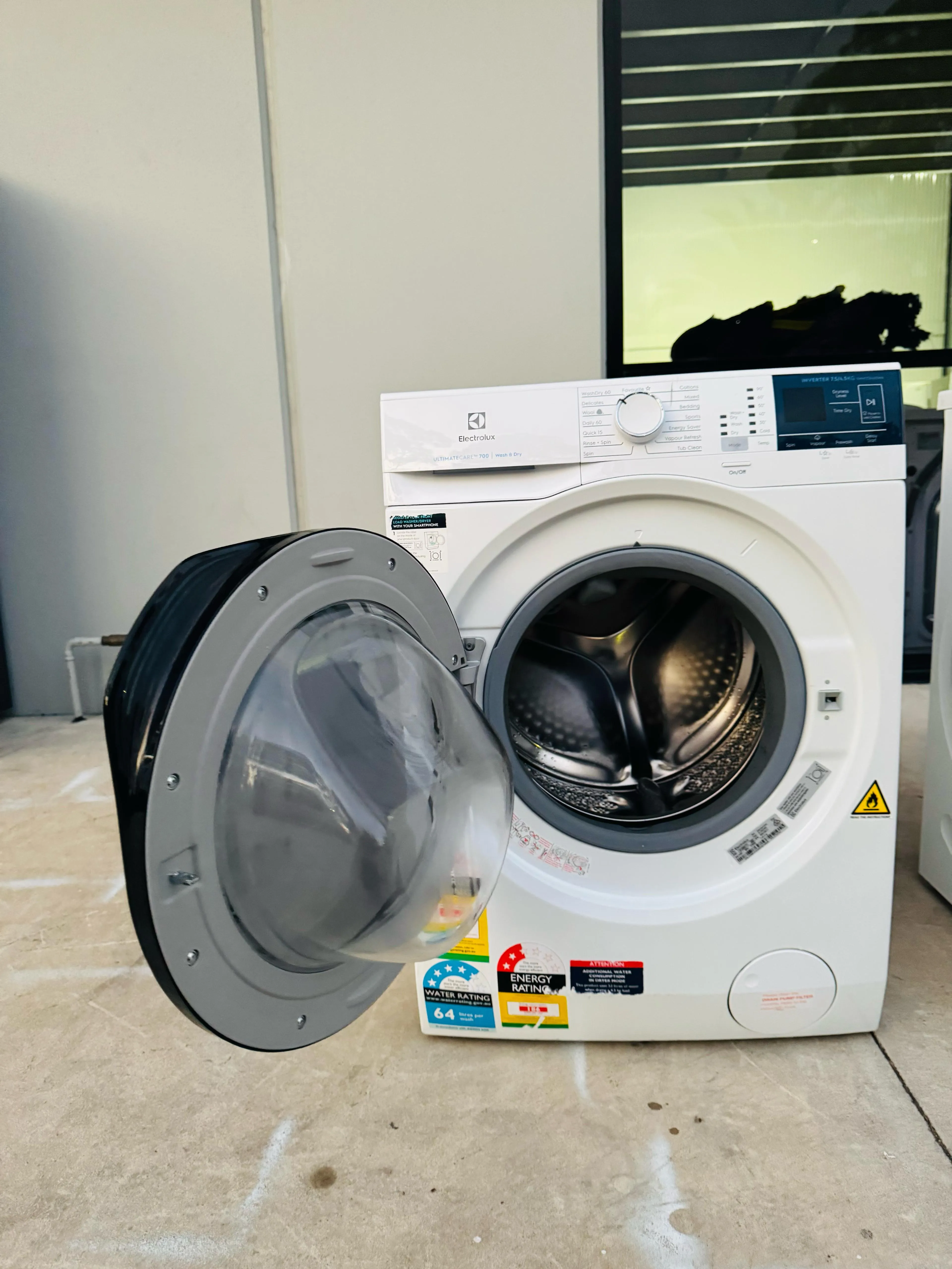 **ELECTROLUX 7.5 KGS FRONT LOADER WASHING MACHINE** FREE DELIVERY