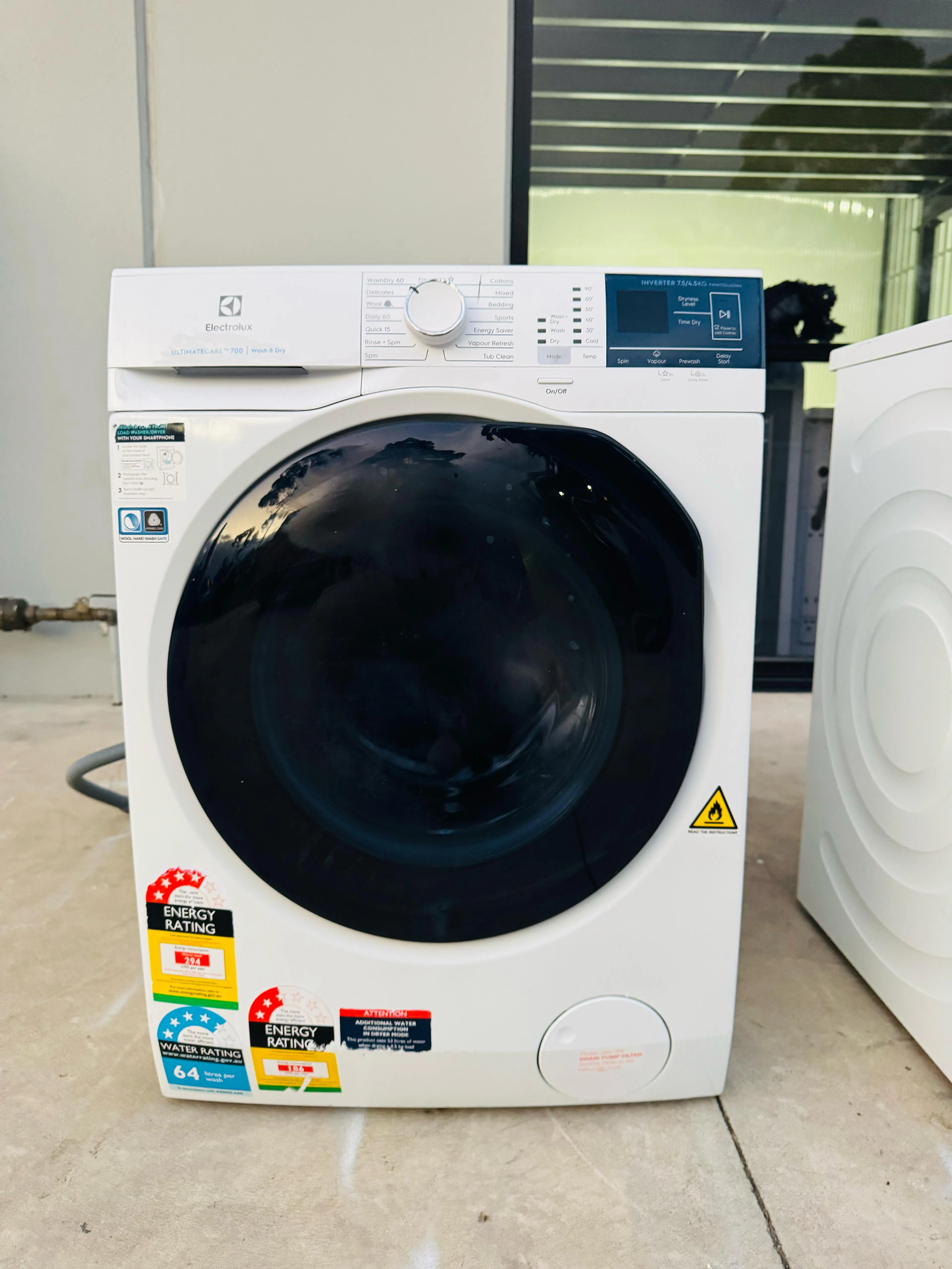 **ELECTROLUX 7.5 KGS FRONT LOADER WASHING MACHINE** FREE DELIVERY